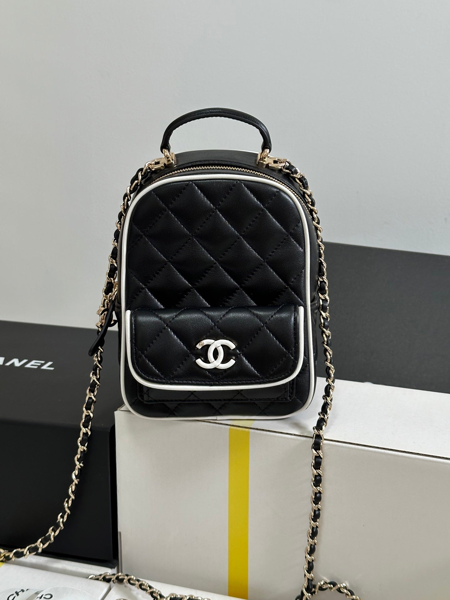 CC 25P MINI SAC À DOS 18 NOIR BLANC AGNEAU QUINCAILLERIE OR 243528