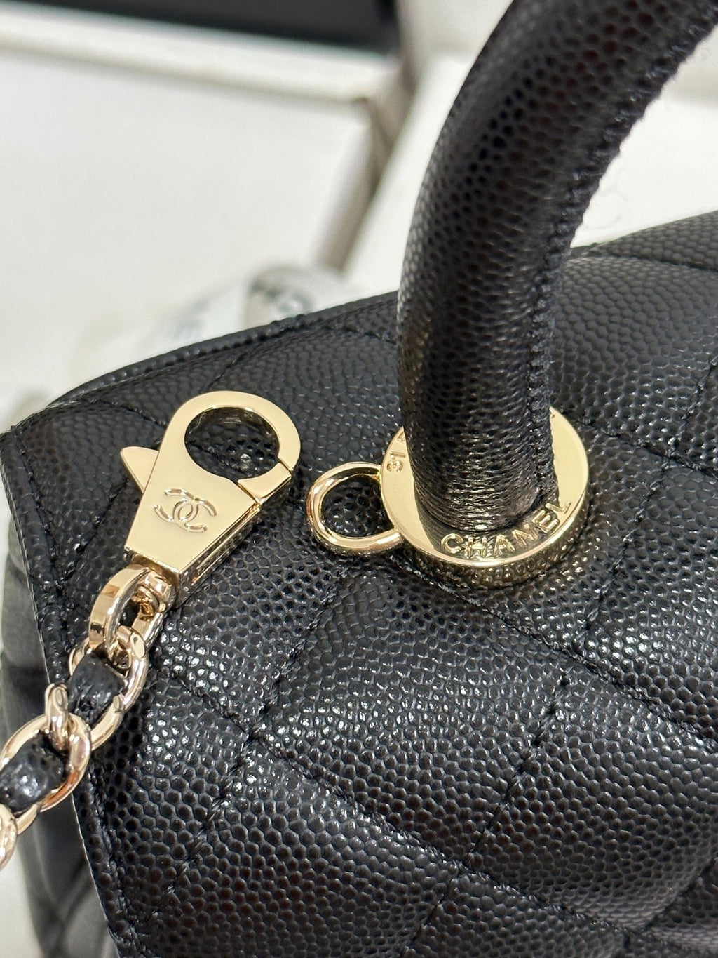 CC COCO HANDLE FLAP BAG 24 BLACK QUILTED CAVIAR LIGHT GOLD HARDWARE 243475