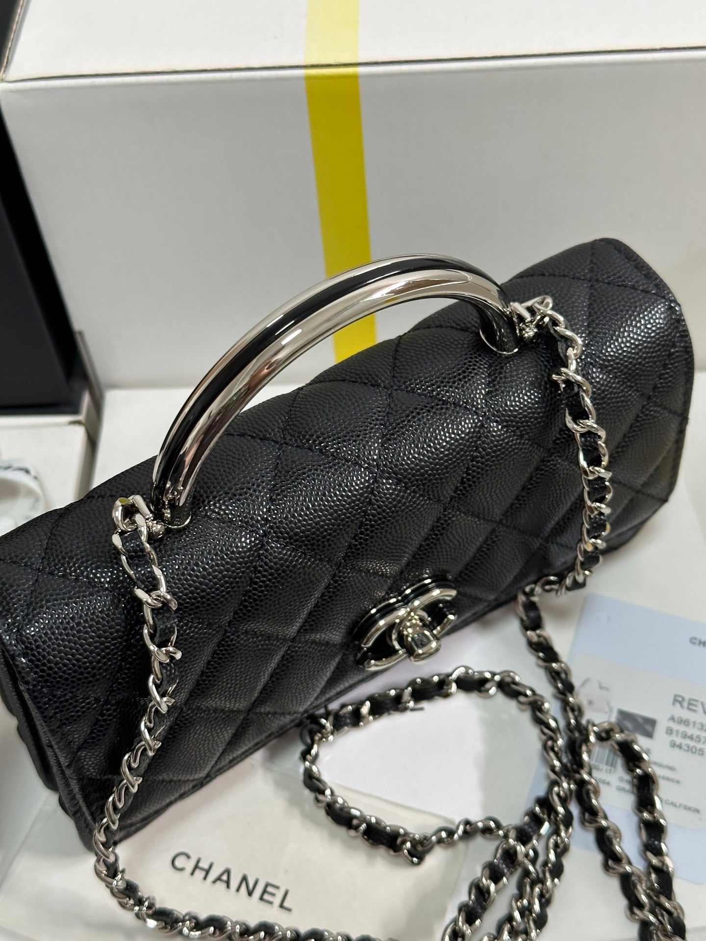 CC 25P WALLET WOC HANDLE 17CM BLACK LEATHER SILVER HARDWARE 243445