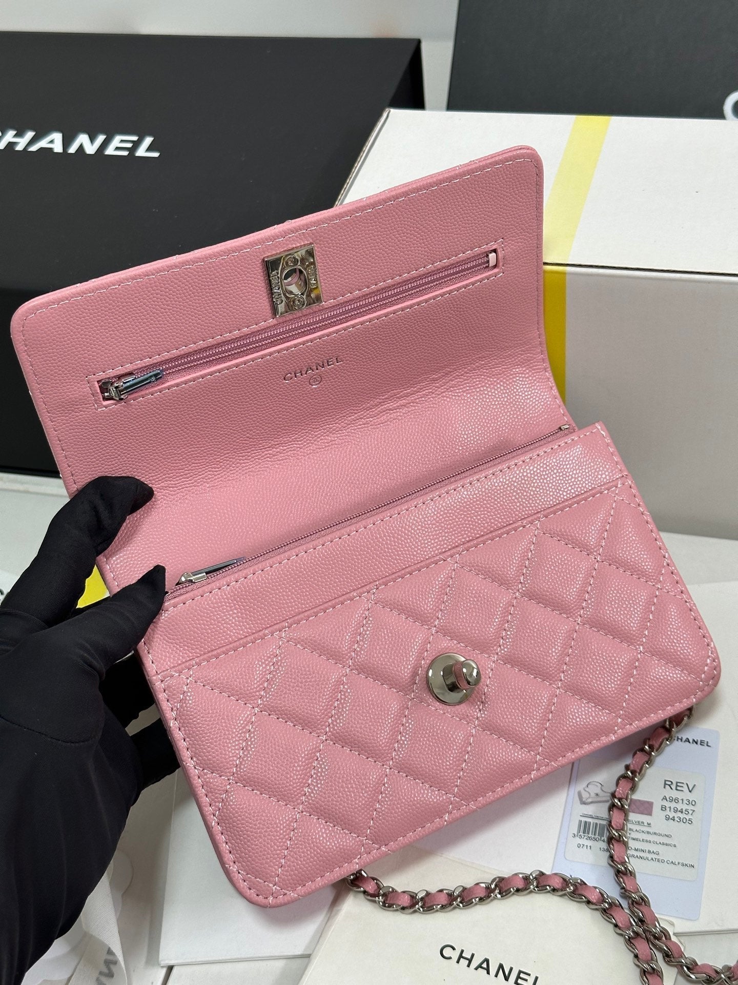 CC 25P WALLET WOC HANDLE 19CM PINK PASTEL LEATHER SILVER HARDWARE 243448