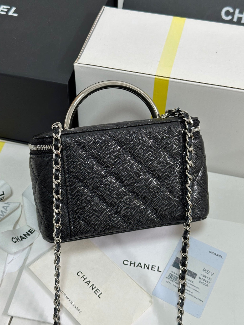 CC 25P VANITY CASE 17CM BLACK LEATHER SILVER HARDWARE 243469
