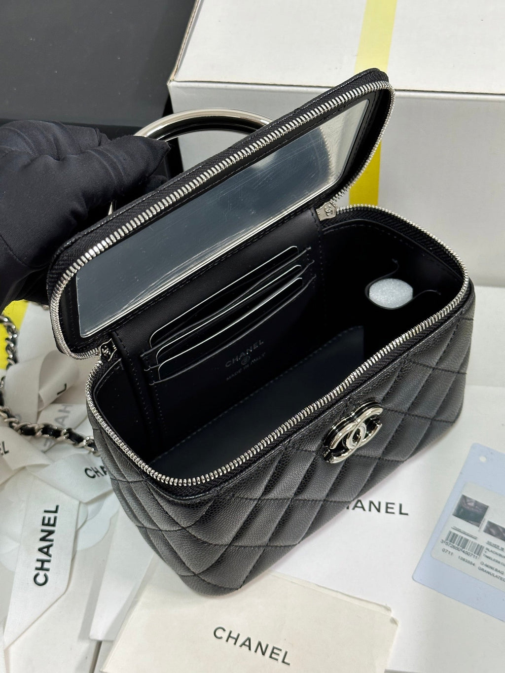 CC 25P VANITY CASE 17CM BLACK LEATHER SILVER HARDWARE 243469