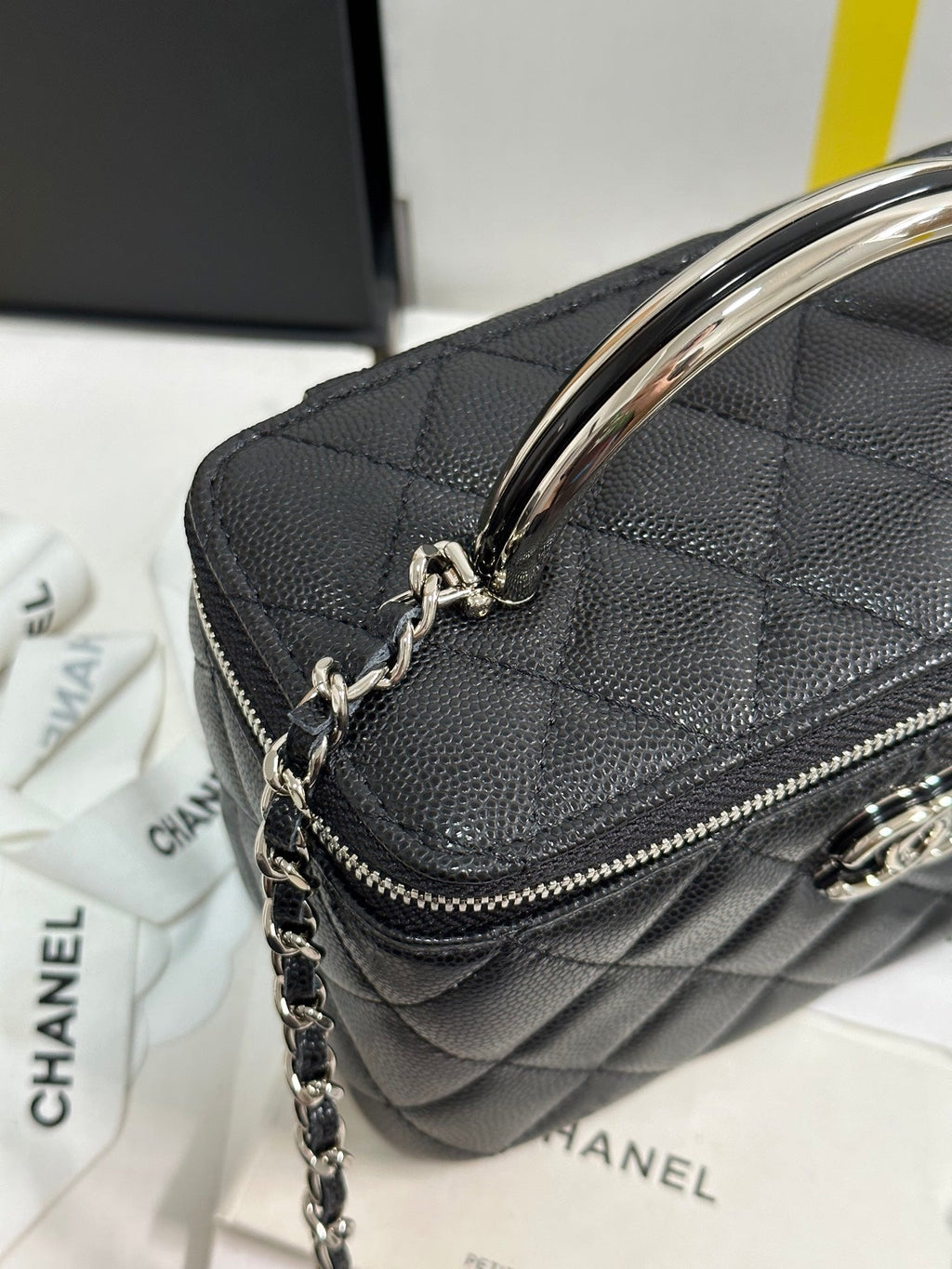 CC 25P VANITY CASE 17CM BLACK LEATHER SILVER HARDWARE 243469