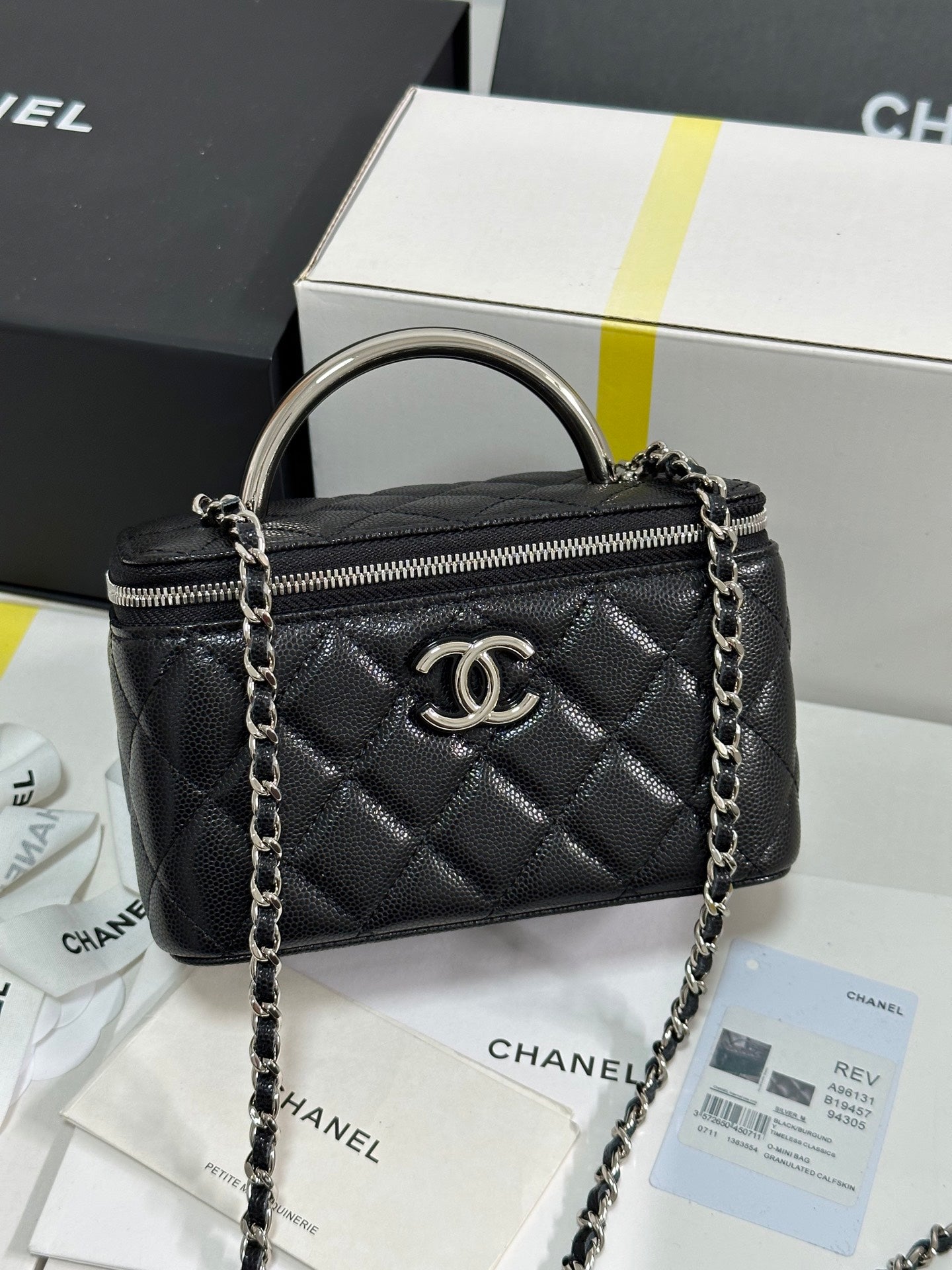 CC 25P VANITY CASE 17CM BLACK LEATHER SILVER HARDWARE 243469
