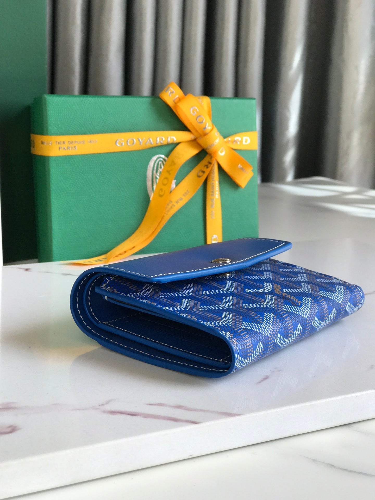 PORTEFEUILLE SAINT-GABRIEL 12 EN CUIR DE VEAU BLEU SAPHIR ET TOILE GOYARDINE