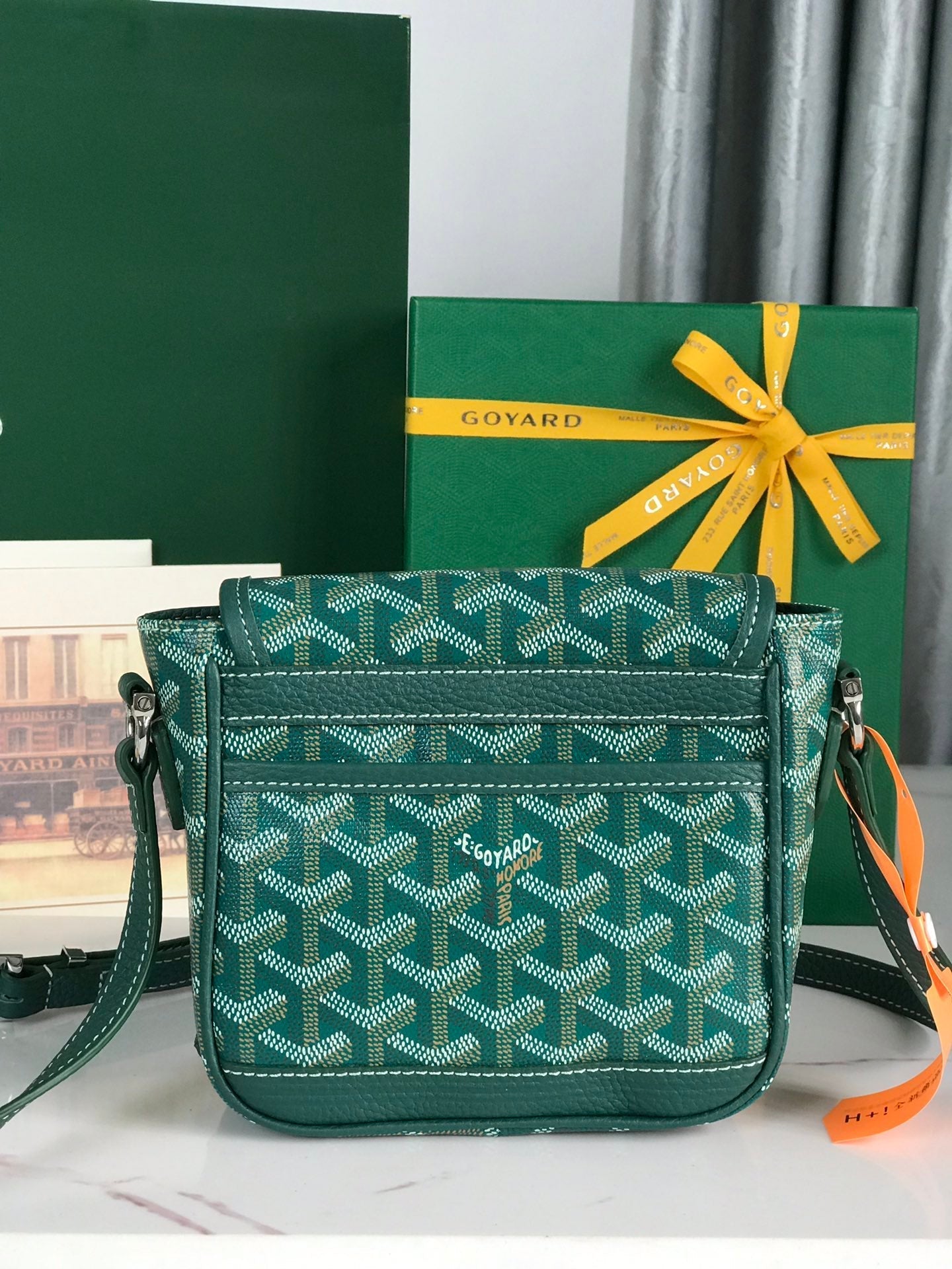 GRAND BLEU 16 EN TOILE GOYARDINE VERTE ET AGNEAU