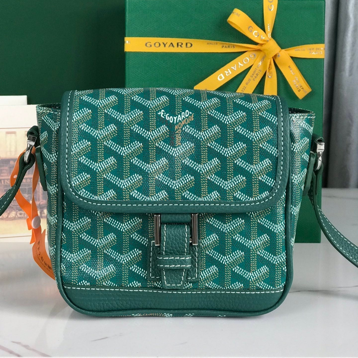 GRAND BLEU 16 EN TOILE GOYARDINE VERTE ET AGNEAU
