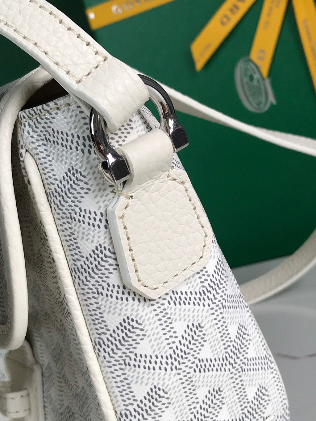 GRAND BLEU 16 EN TOILE GOYARDINE BLANCHE ET AGNEAU