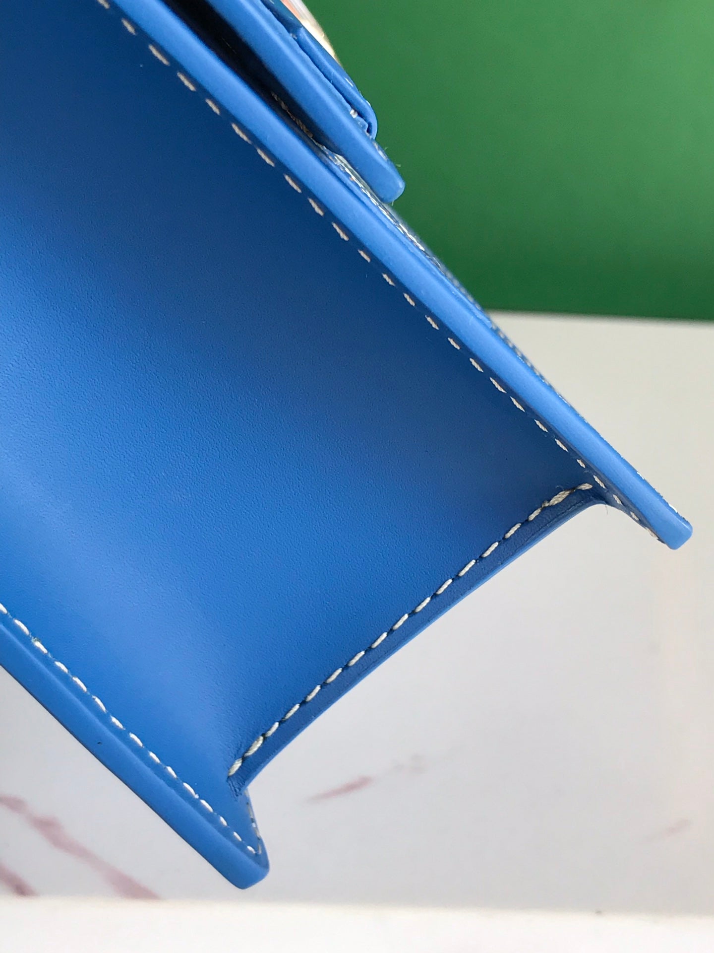 SAC DUCHESSE MARIE-CAROLINE 25 EN TOILE GOYARDINE BLEU SAPHIR ET CUIR DE VEAU LISSE
