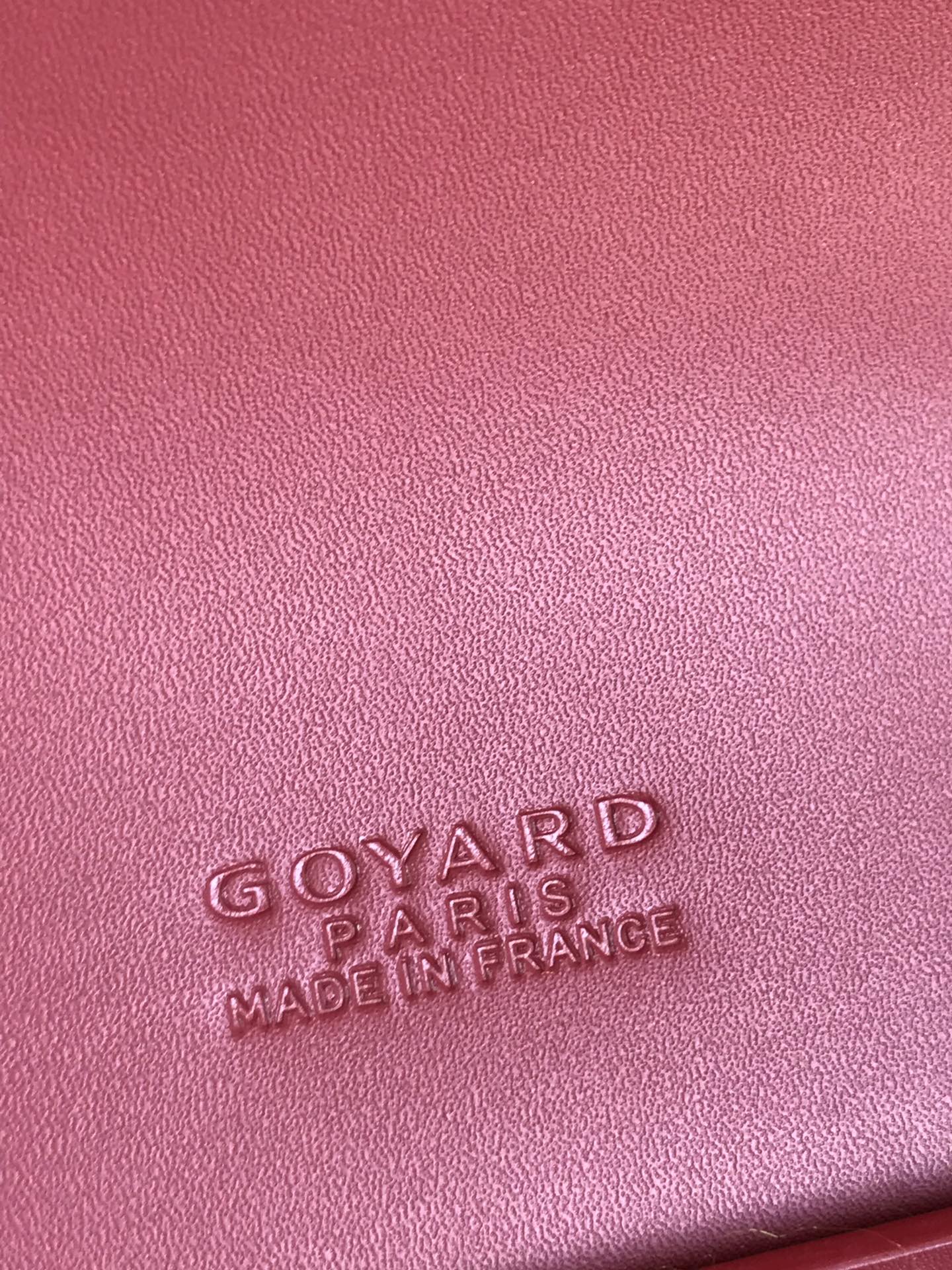 SAC DUCHESSE MARIE-CAROLINE 25 EN TOILE GOYARDINE ROUGE ET CUIR DE VEAU LISSE