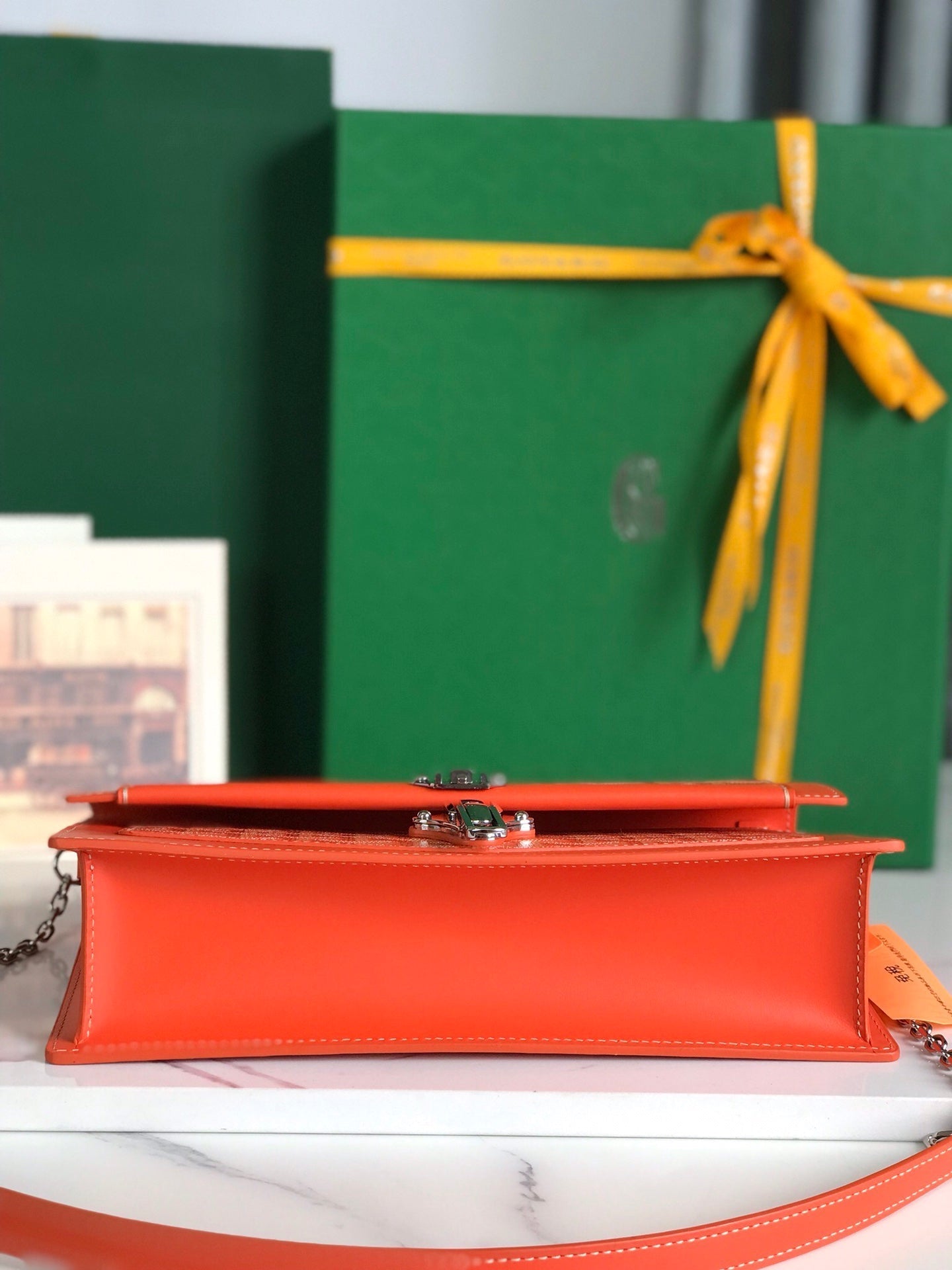 SAC DUCHESSE MARIE-CAROLINE 25 EN TOILE GOYARDINE ORANGE ET CUIR DE VEAU LISSE