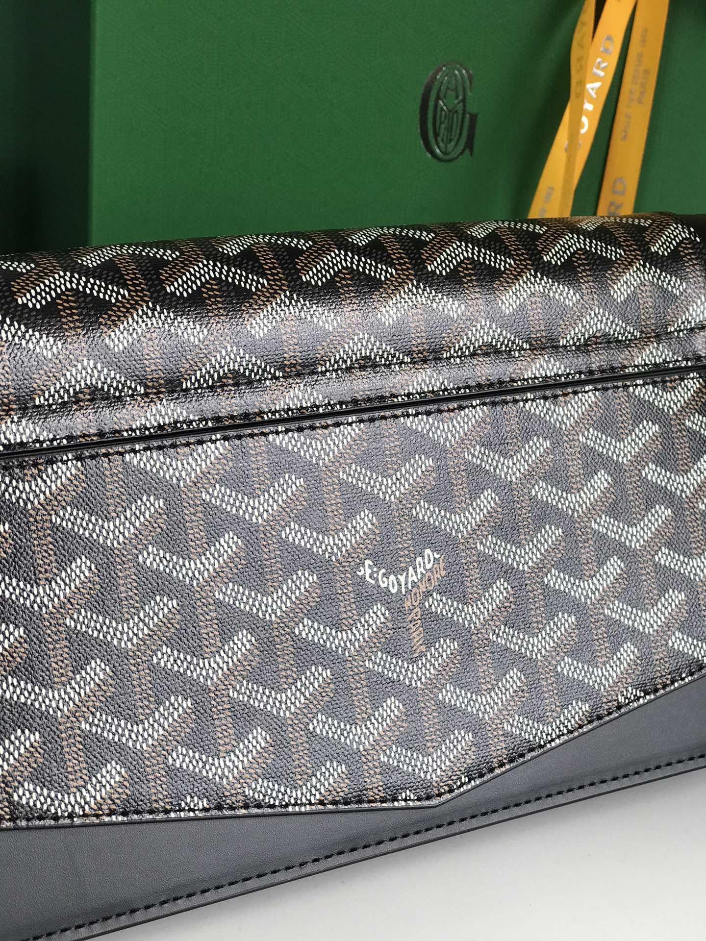 SAC DUCHESSE MARIE-CAROLINE 25 EN TOILE GOYARDINE NOIRE ET CUIR DE VEAU LISSE