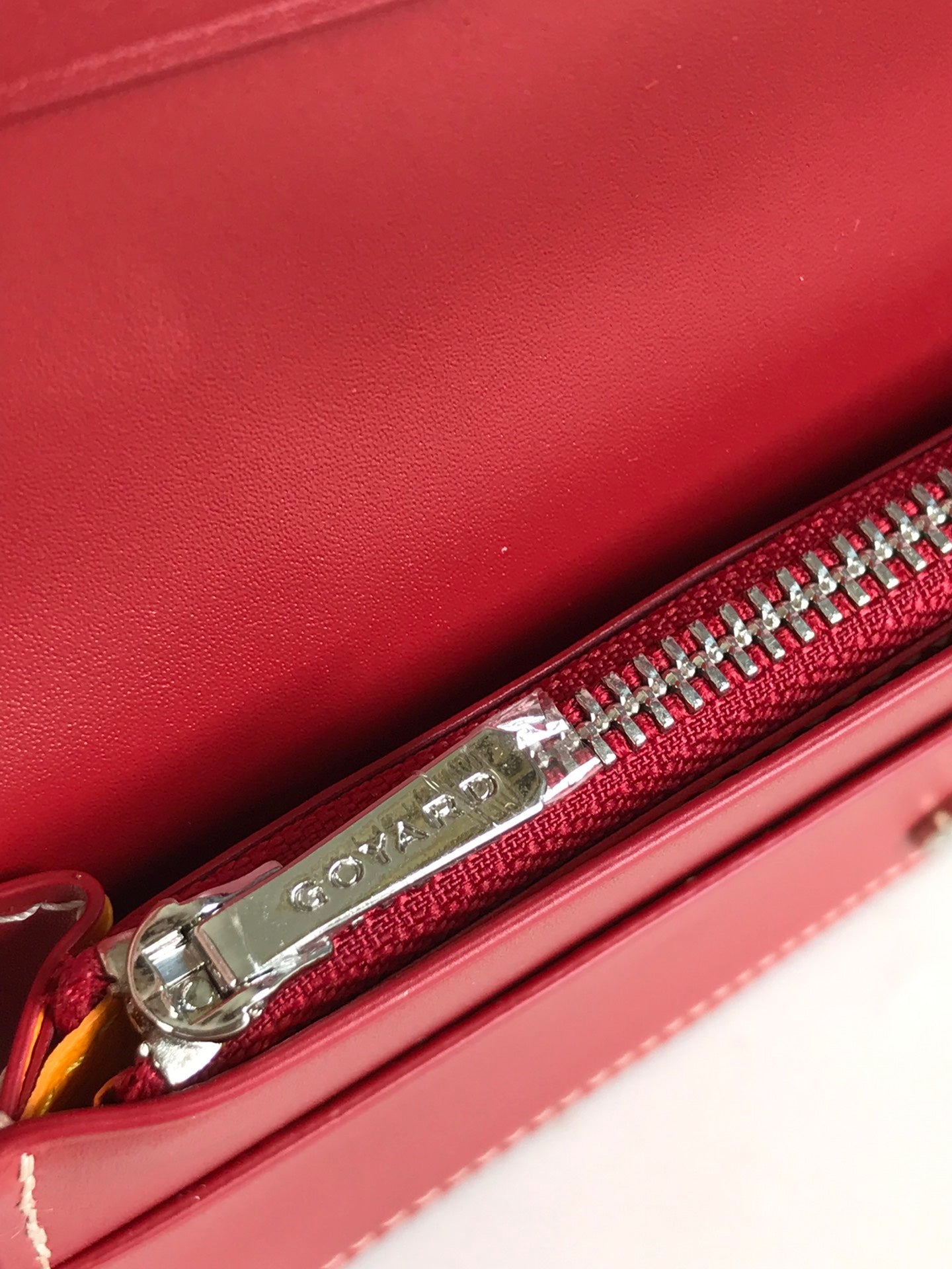 PORTEFEUILLE RICHELIEU 19 EN TOILE GOYARDINE ROUGE CLASSIQUE