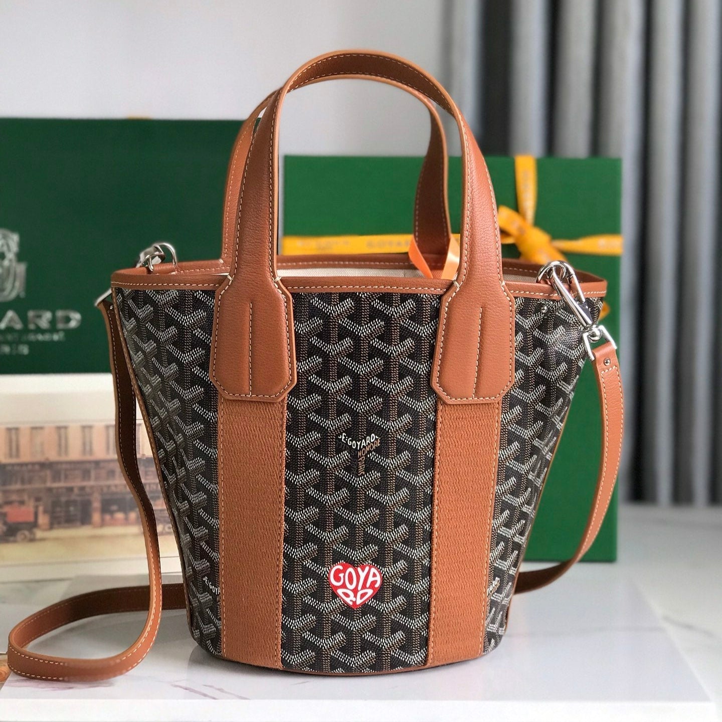 PETIT BELHARRA 24 EN TOILE GOYARDINE NOIRE ET AGNEAU TAN