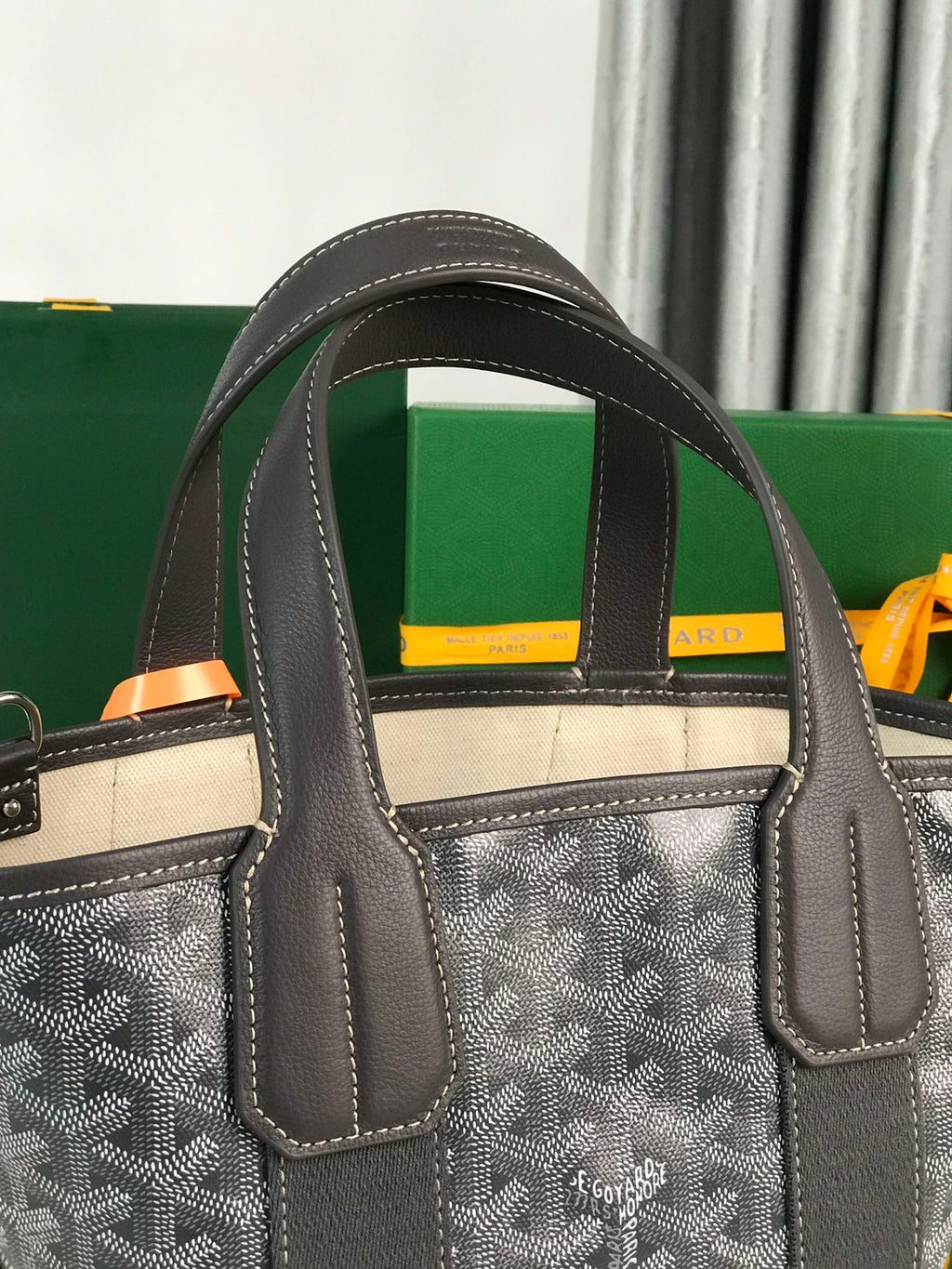 PETIT BELHARRA 24 EN TOILE GOYARDINE GRIS ET AGNEAU