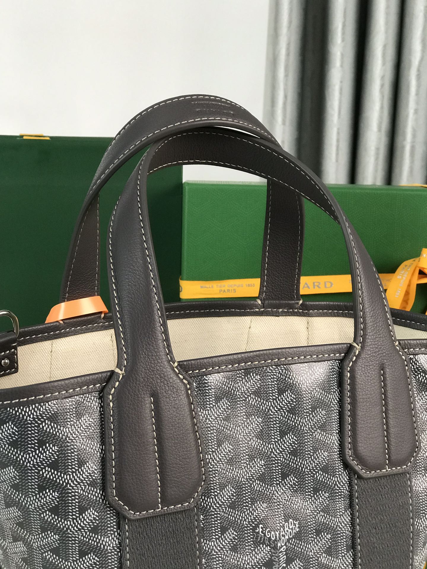 PETIT BELHARRA 24 EN TOILE GOYARDINE GRIS ET AGNEAU