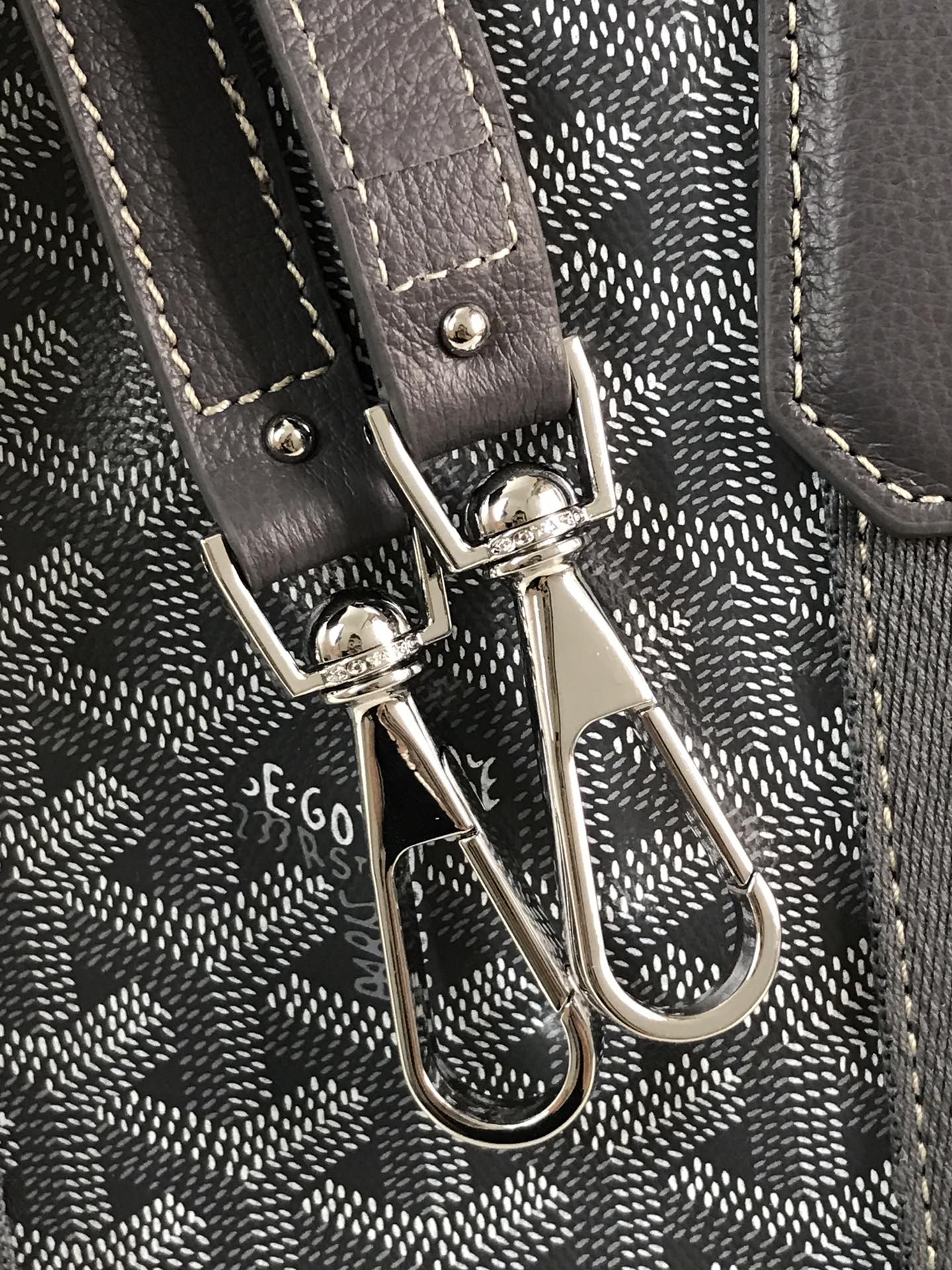 PETIT BELHARRA 24 EN TOILE GOYARDINE GRIS ET AGNEAU