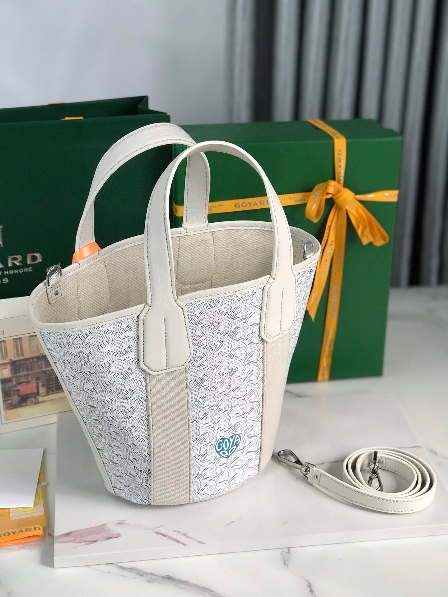 PETIT BELHARRA 24 EN TOILE GOYARDINE BLANCHE ET AGNEAU