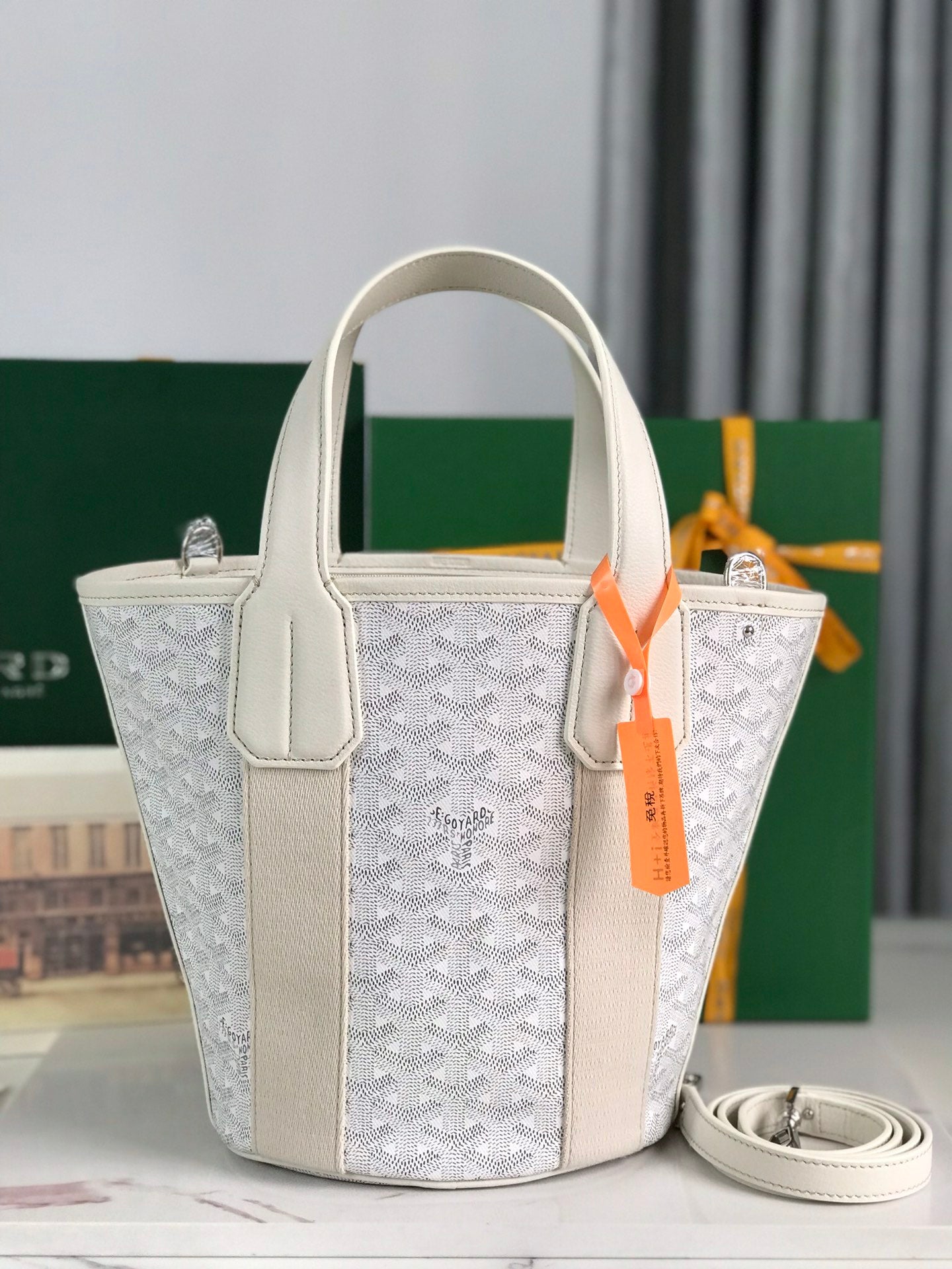 PETIT BELHARRA 24 EN TOILE GOYARDINE BLANCHE ET AGNEAU