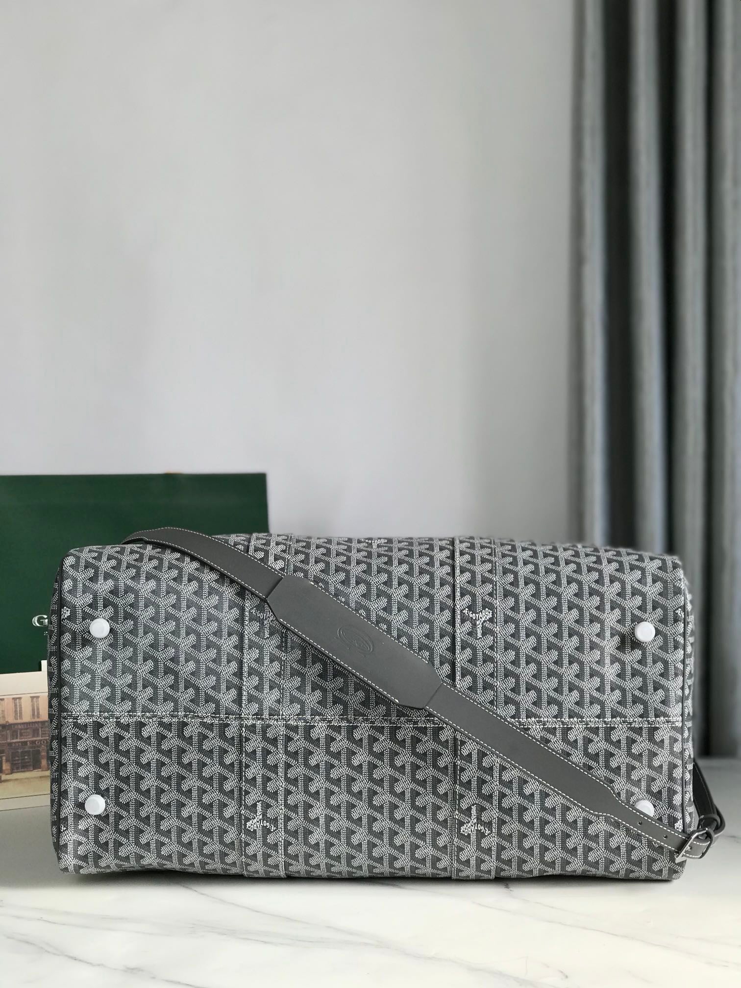 SAC BOSTON 50 EN TOILE GOYARDINE GRISE ET GARNITURES EN CUIR DE VEAU
