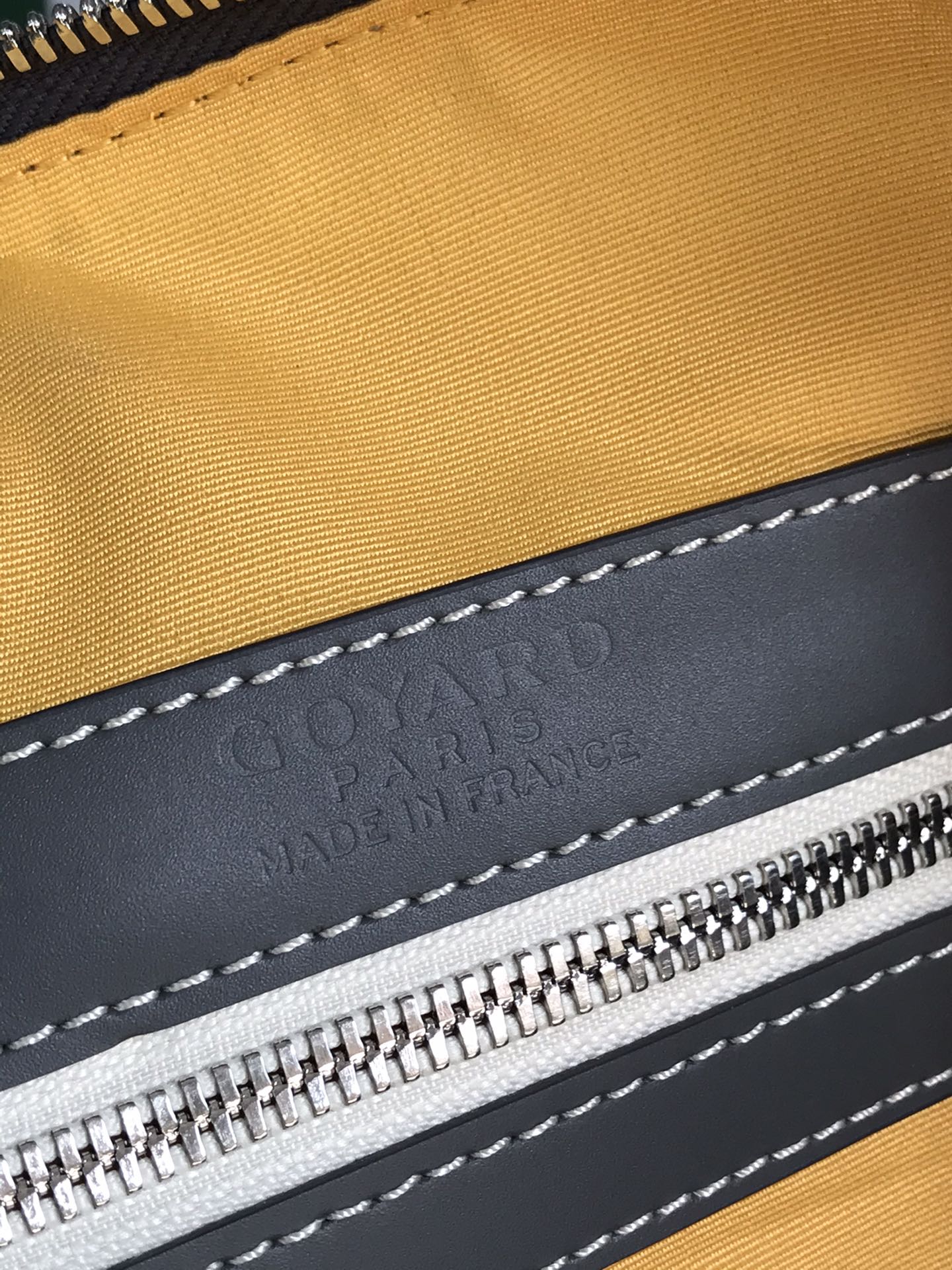 SAC BOSTON 50 EN TOILE GOYARDINE GRISE ET GARNITURES EN CUIR DE VEAU