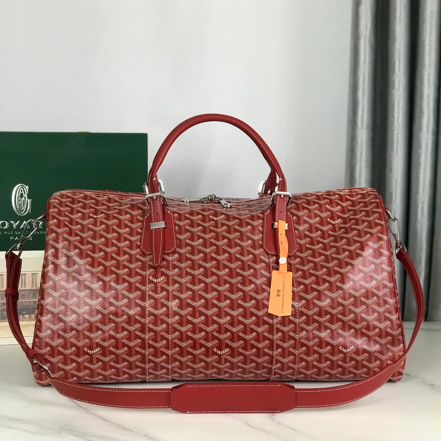 SAC BOSTON 50 EN TOILE GOYARDINE ROUGE ET GARNITURES EN CUIR DE VEAU