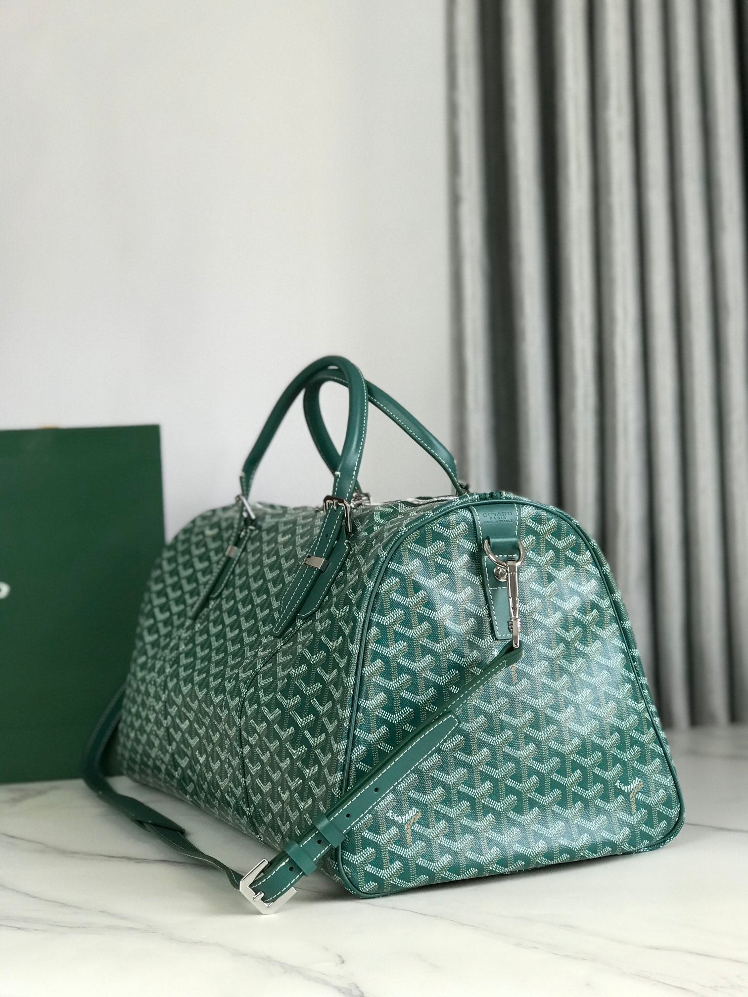 SAC BOSTON 50 EN TOILE GOYARDINE VERTE ET GARNITURES EN CUIR DE VEAU