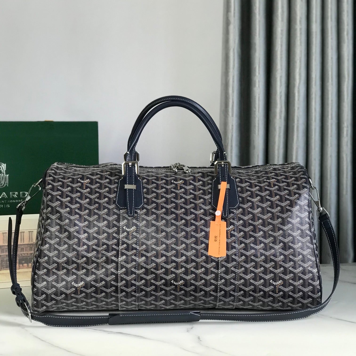 SAC BOSTON 50 EN TOILE GOYARDINE BLEU MARINE ET GARNITURES EN CUIR DE VEAU