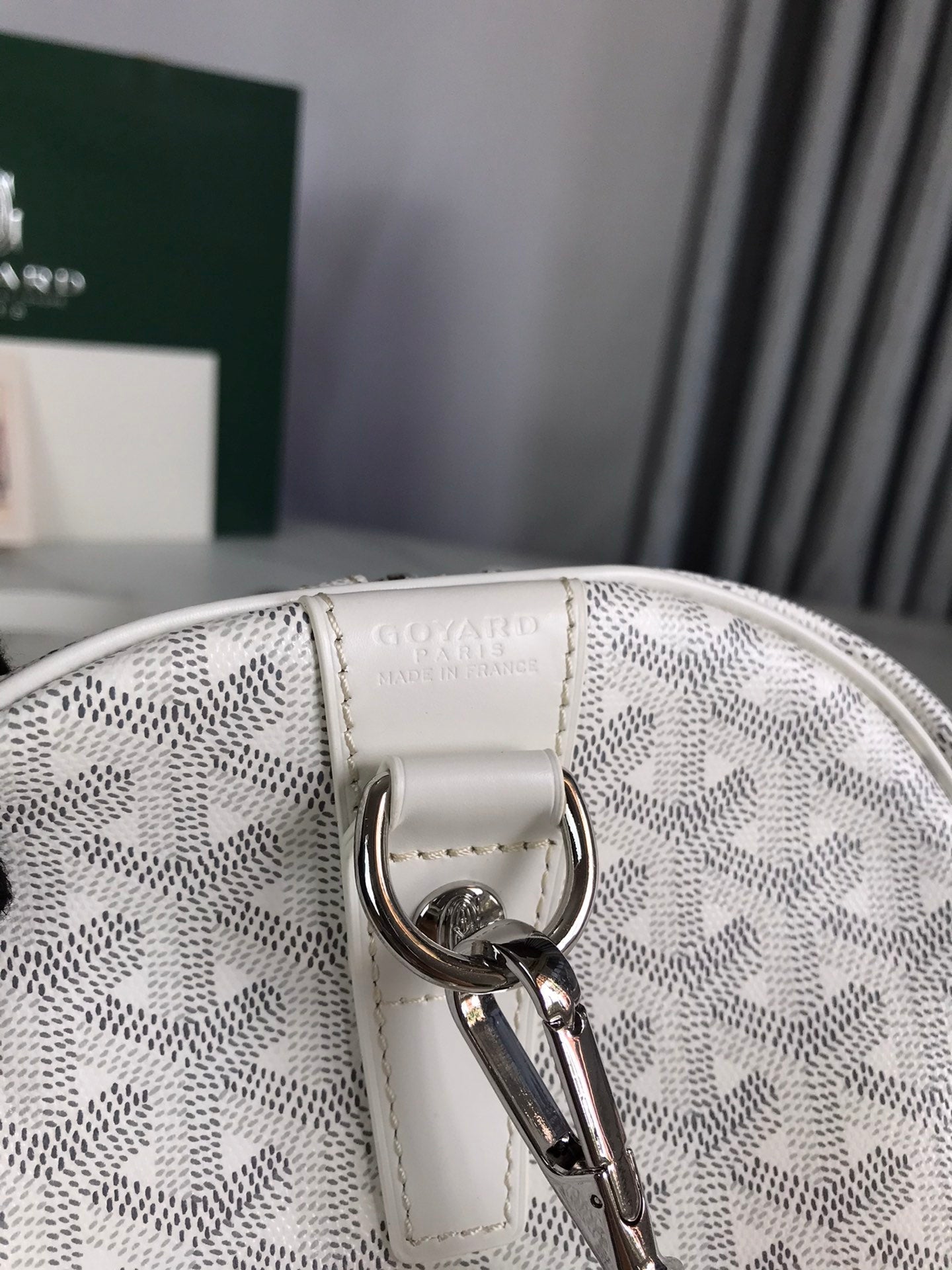 SAC BOSTON 50 EN TOILE GOYARDINE BLANCHE ET GARNITURES EN CUIR DE VEAU
