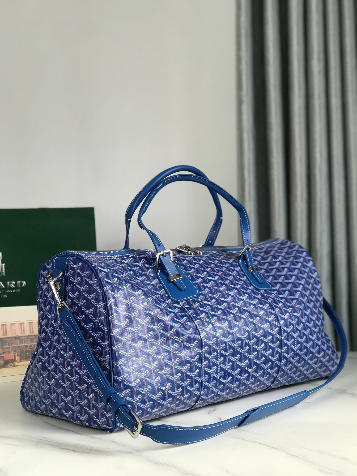 SAC BOSTON 50 EN TOILE GOYARDINE BLEU SAPHIR ET GARNITURES EN CUIR DE VEAU