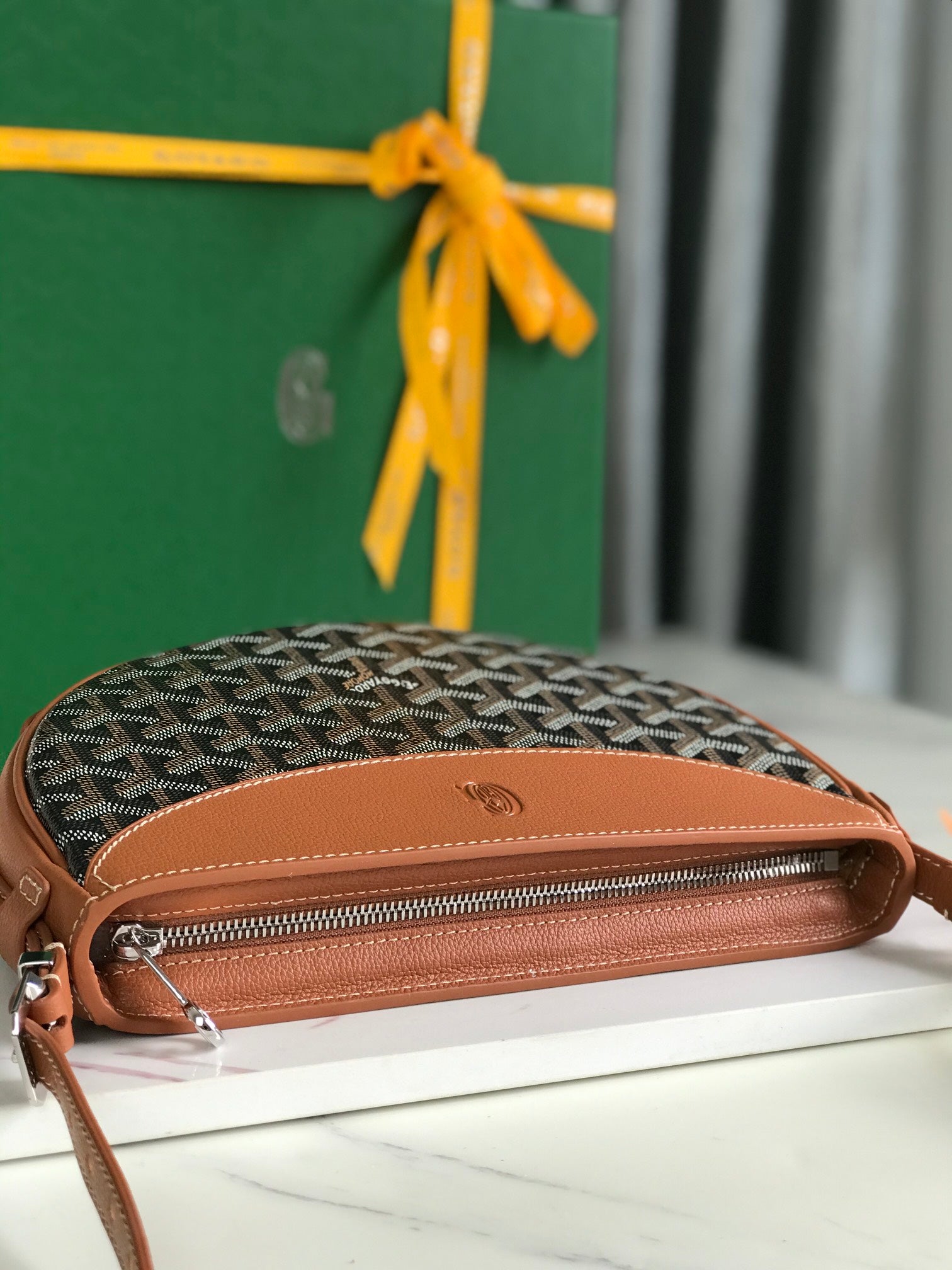 SAC HIRONDELLE 25 EN AGNEAU TAN ET TOILE GOYARDINE NOIRE