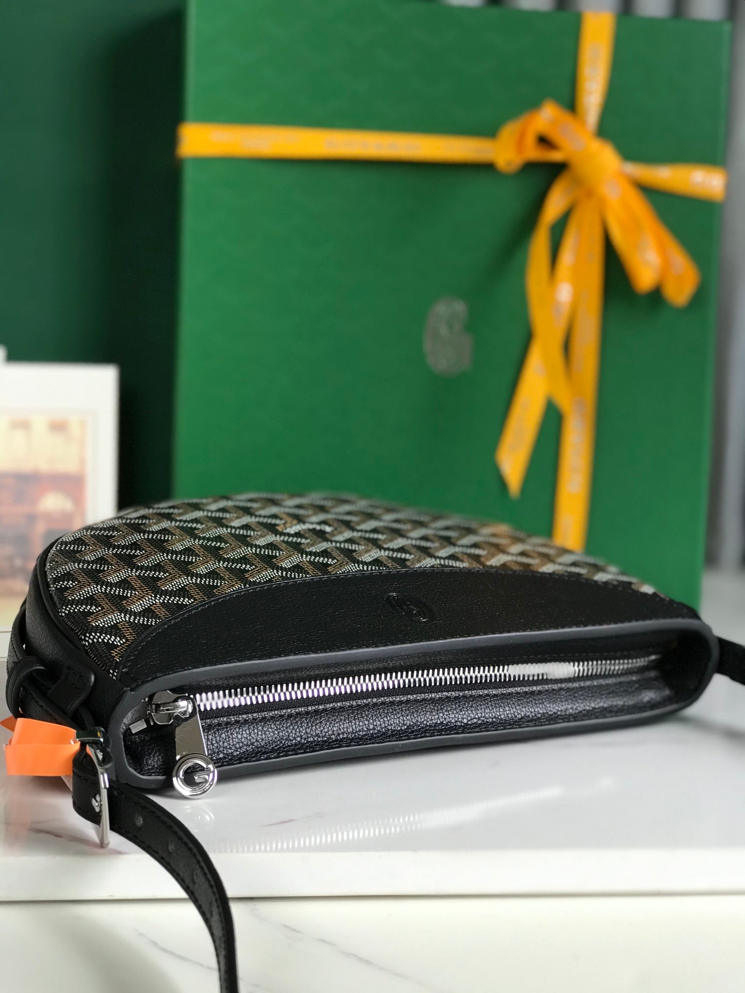 SAC HIRONDELLE 25 EN CUIR D'AGNEAU NOIR ET TOILE GOYARDINE