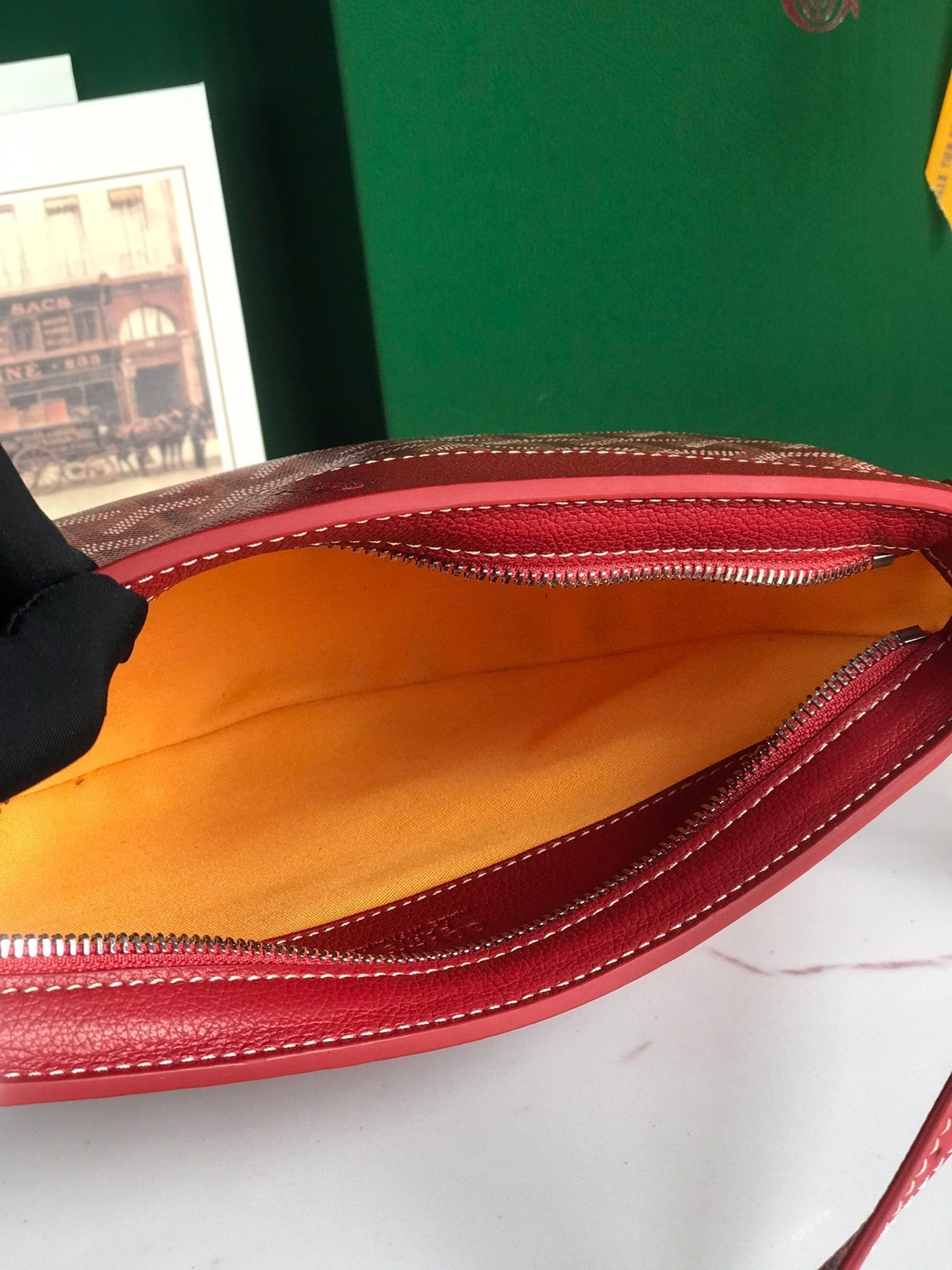 SAC HIRONDELLE 25 EN CUIR D'AGNEAU ROUGE CLASSIQUE ET TOILE GOYARDINE