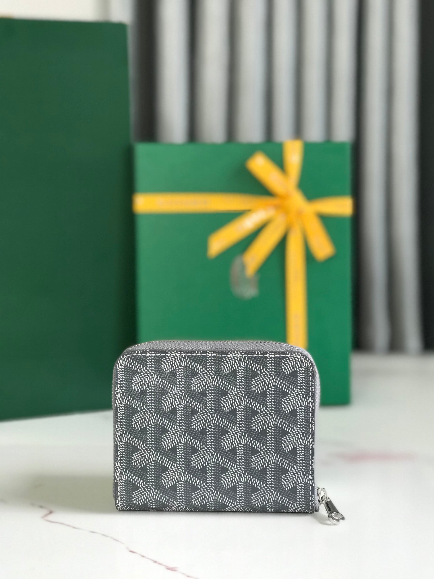 PORTEFEUILLE MINI MATIGNON 11 EN TOILE GOYARDINE GRIS ET CUIR DE VEAU