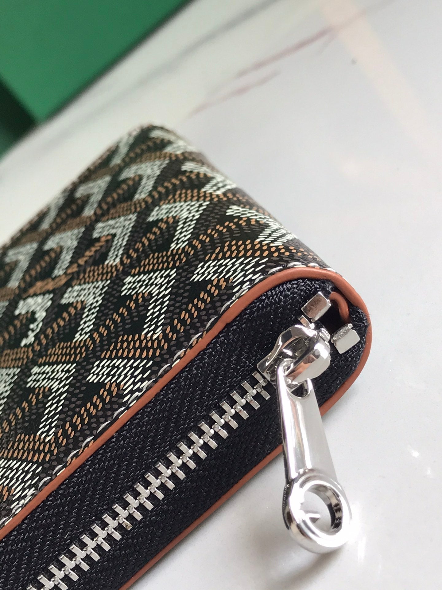 PORTEFEUILLE MINI MATIGNON 11 EN TOILE GOYARDINE NOIRE ET CUIR DE VEAU TAN