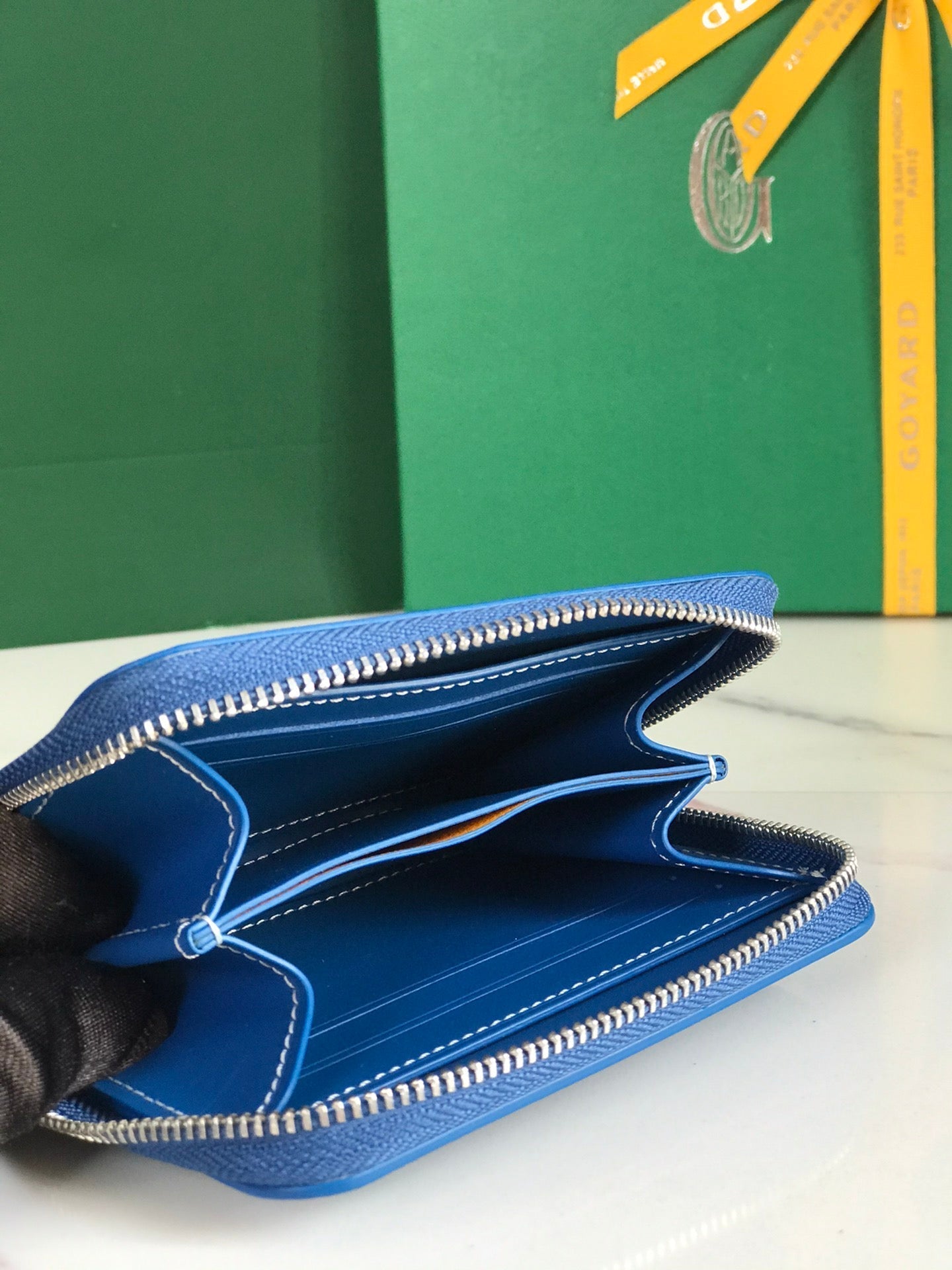 PORTEFEUILLE MINI MATIGNON 11 EN TOILE GOYARDINE BLEU SAPHIR ET CUIR DE VEAU