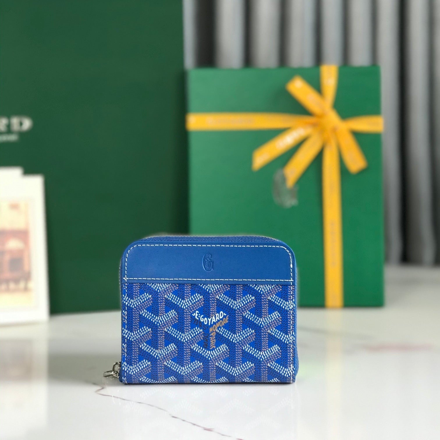 PORTEFEUILLE MINI MATIGNON 11 EN TOILE GOYARDINE BLEU SAPHIR ET CUIR DE VEAU