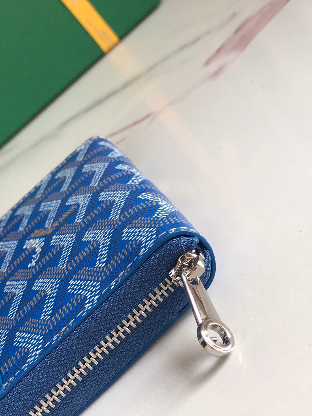 PORTEFEUILLE MINI MATIGNON 11 EN TOILE GOYARDINE BLEU SAPHIR ET CUIR DE VEAU