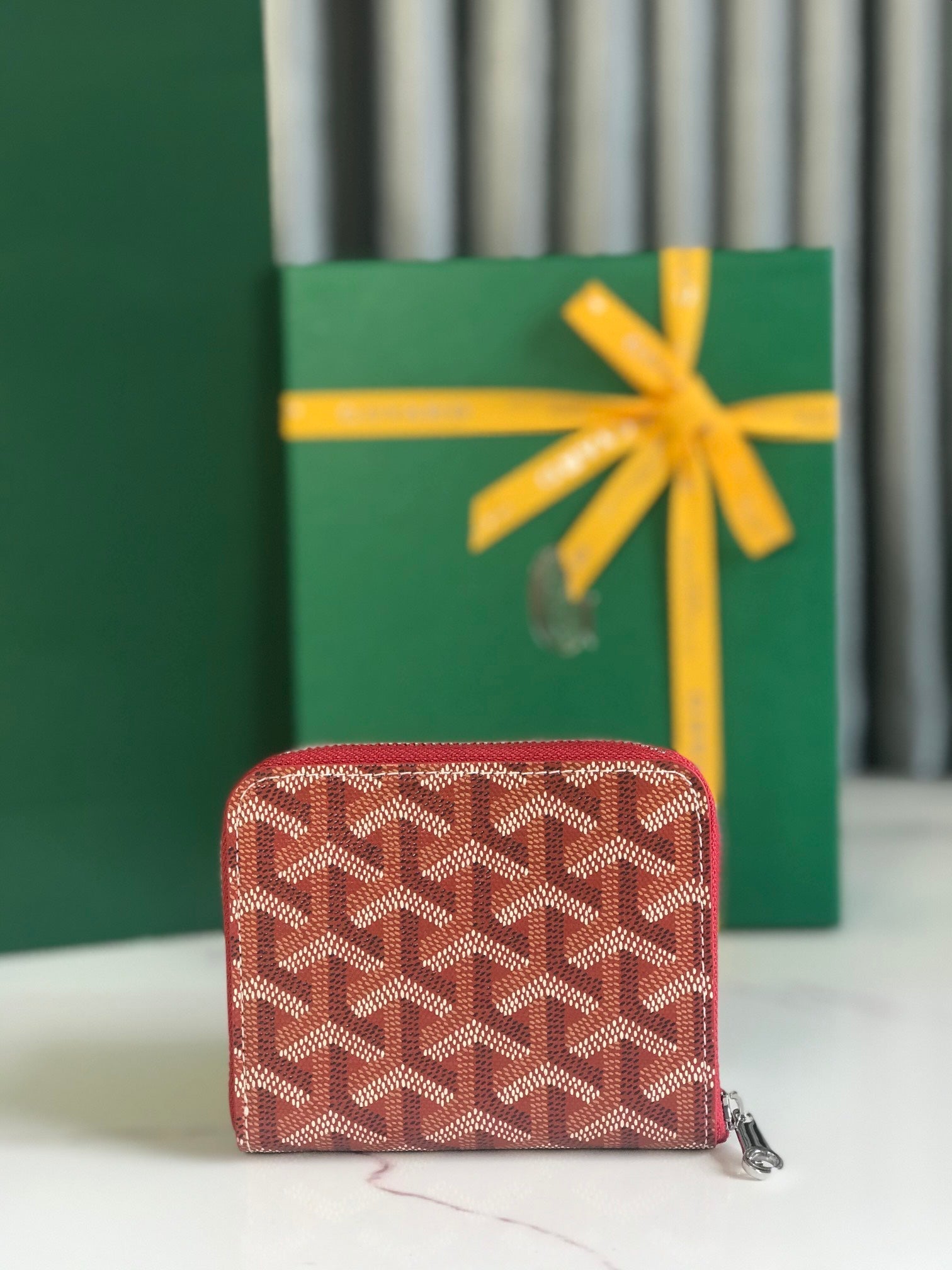 MATIGNON MINI PORTEFEUILLE 11 EN TOILE GOYARDINE ROUGE CLASSIQUE ET CUIR DE VEAU