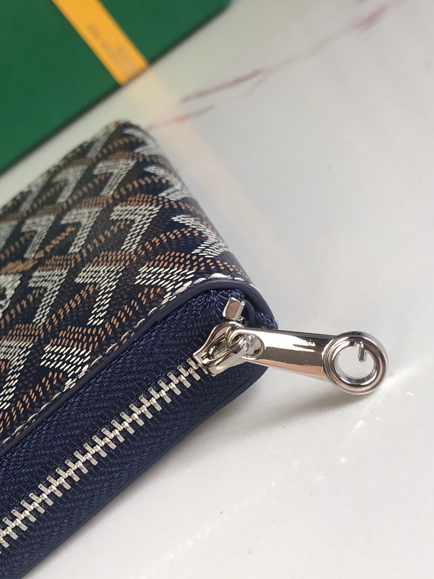 PORTEFEUILLE MINI MATIGNON 11 EN TOILE GOYARDINE ET CUIR DE VEAU BLEU MARINE