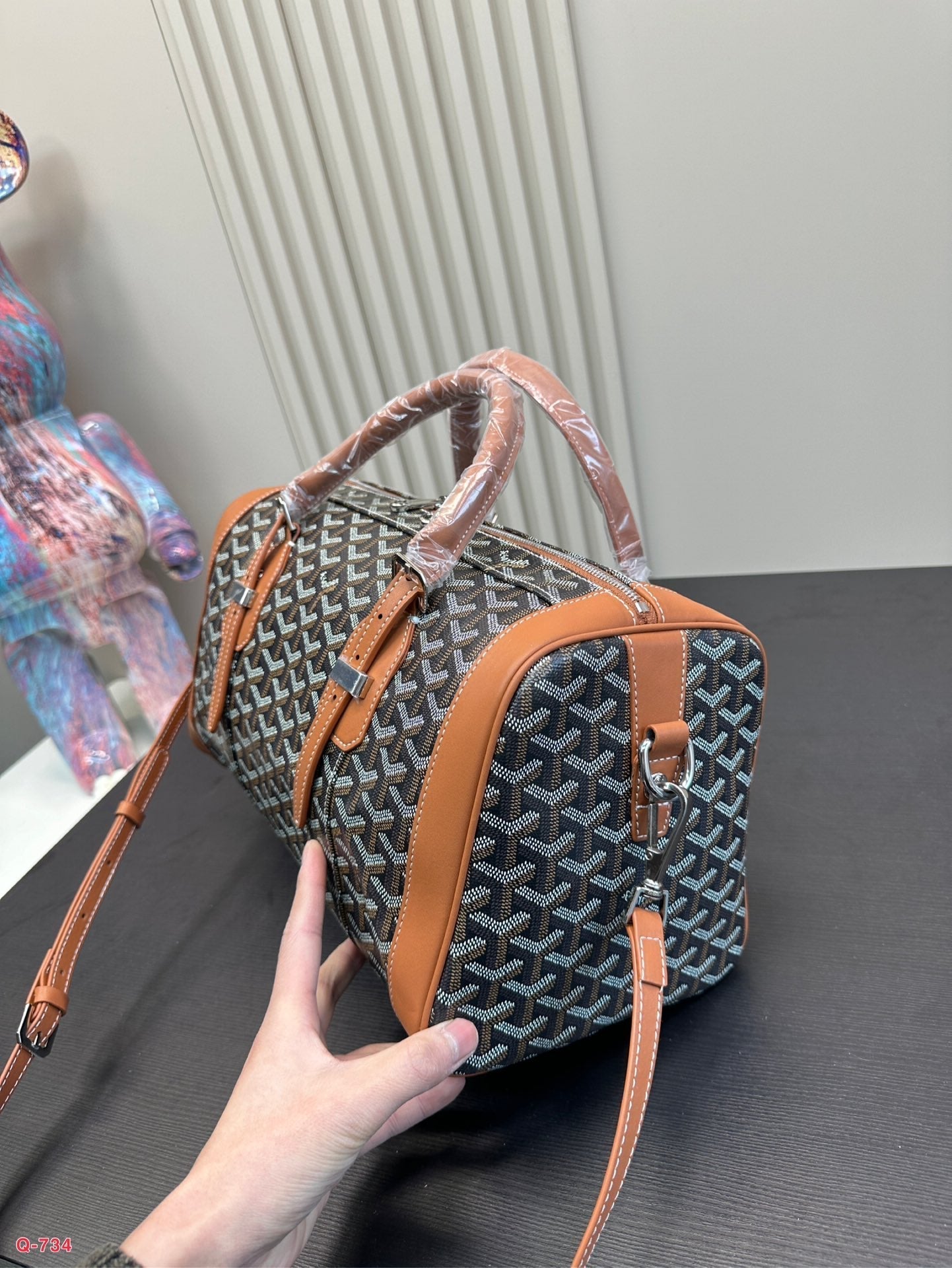 SAC HARDY PM BAG 35 EN TOILE GOYARDINE NOIRE ET CUIR DE VEAU BRUN