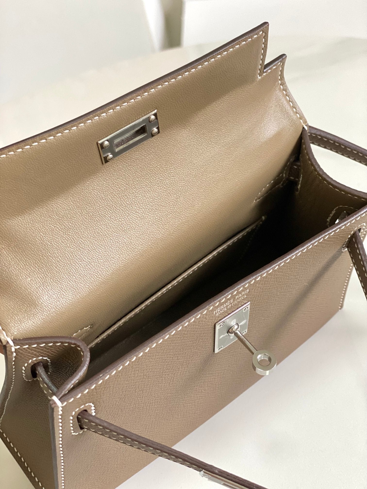 HM MINI KELLY 19CM GRIS ÉLÉPHANT EPSOM QUINCAILLERIE ARGENTÉE
