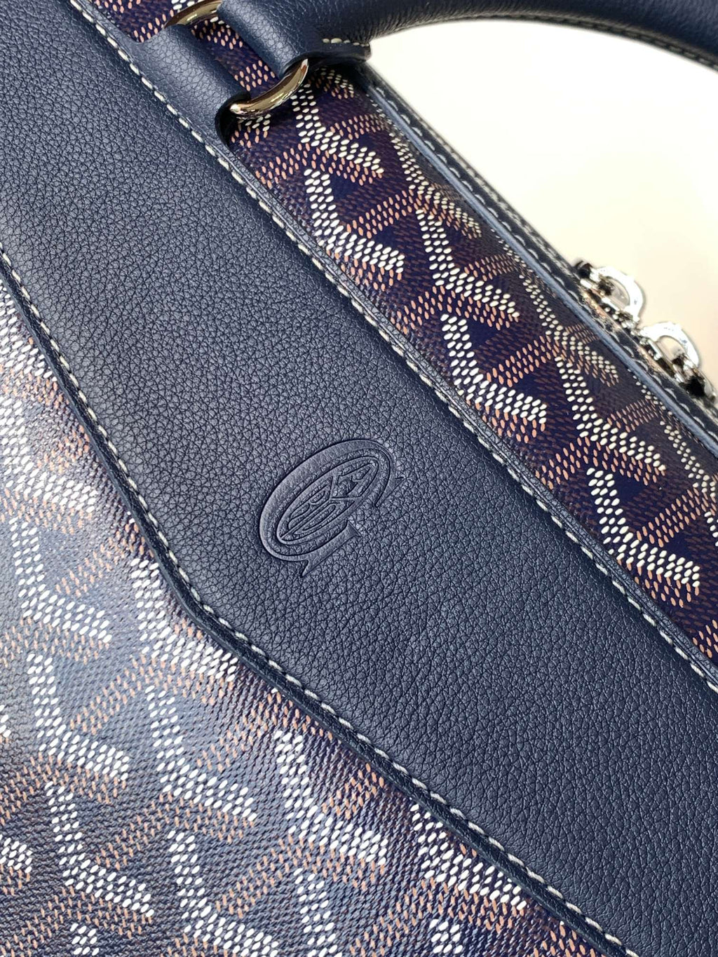 PORTE-DOCUMENTS CISALPIN 39 EN TOILE GOYARDINE BLEU MARINE ET CUIR DE VEAU