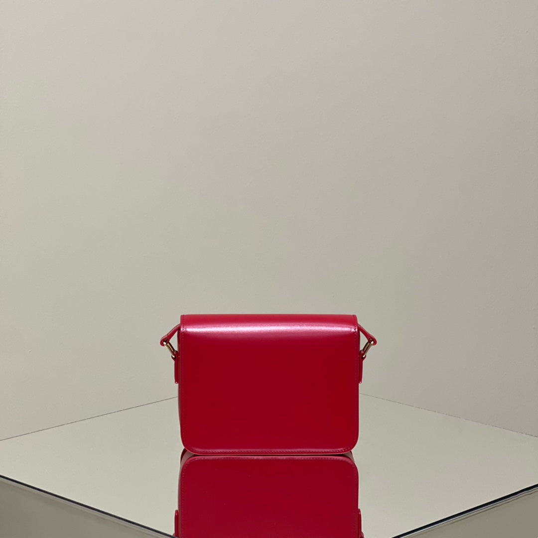 MINI CLAUDE 22 CUIR DE VEAU BRILLANT ROUGE CERISE