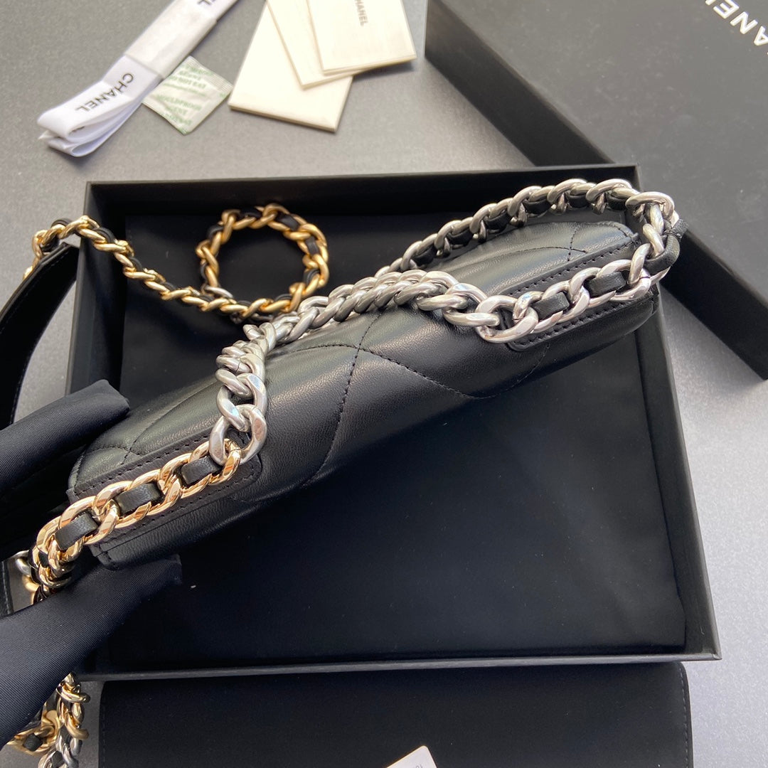 CC 19 WOC 19CM CUIR DE VEAU NOIR QUINCAILLERIE ARGENTÉE