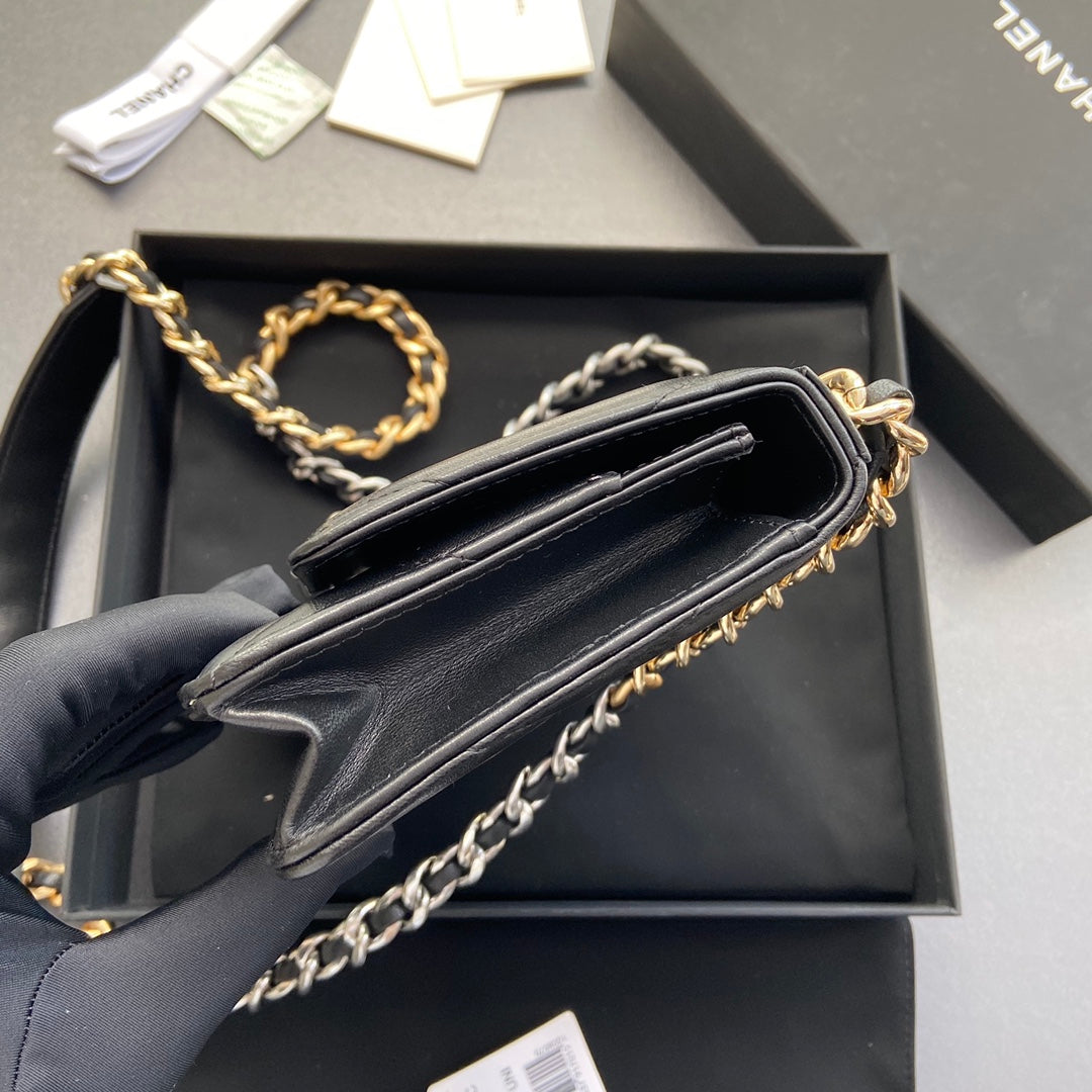 CC 19 WOC 19CM CUIR DE VEAU NOIR QUINCAILLERIE ARGENTÉE