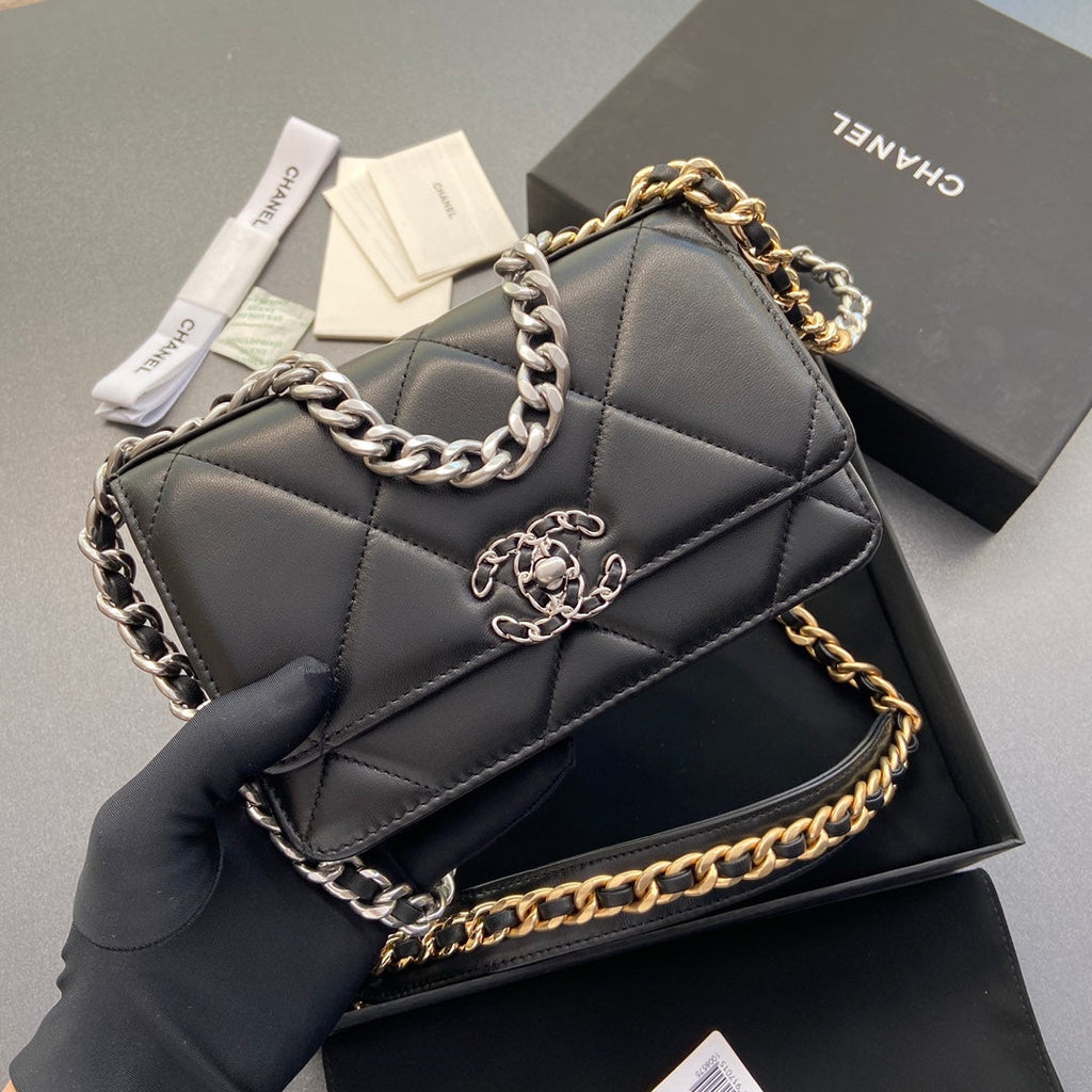 CC 19 WOC 19CM CUIR DE VEAU NOIR QUINCAILLERIE ARGENTÉE