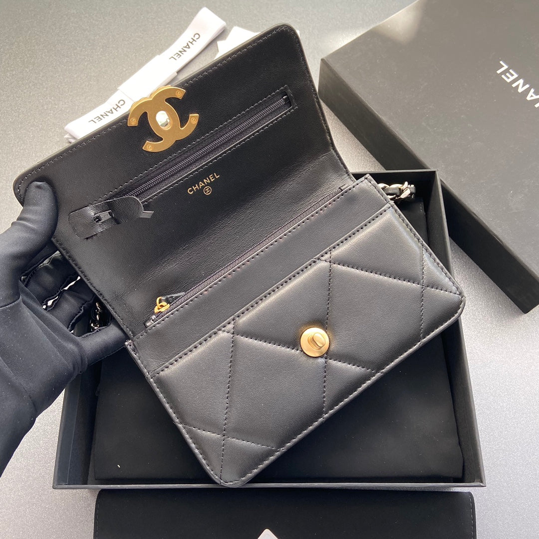 CC 19 WOC 19CM CUIR DE VEAU NOIR QUINCAILLERIE DORÉ