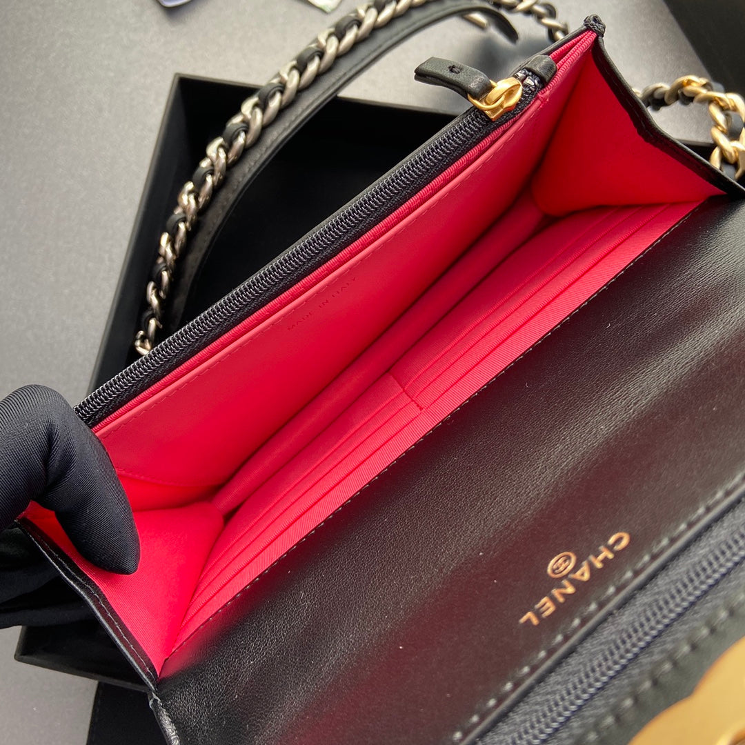 CC 19 WOC 19CM BLACK CALFSKIN GOLD HARDWARE