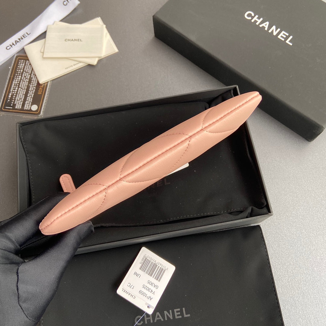 CC 19 ZIPPED WALLET 20CM LIGHT PINK CALFSKIN GOLD HARDWARE